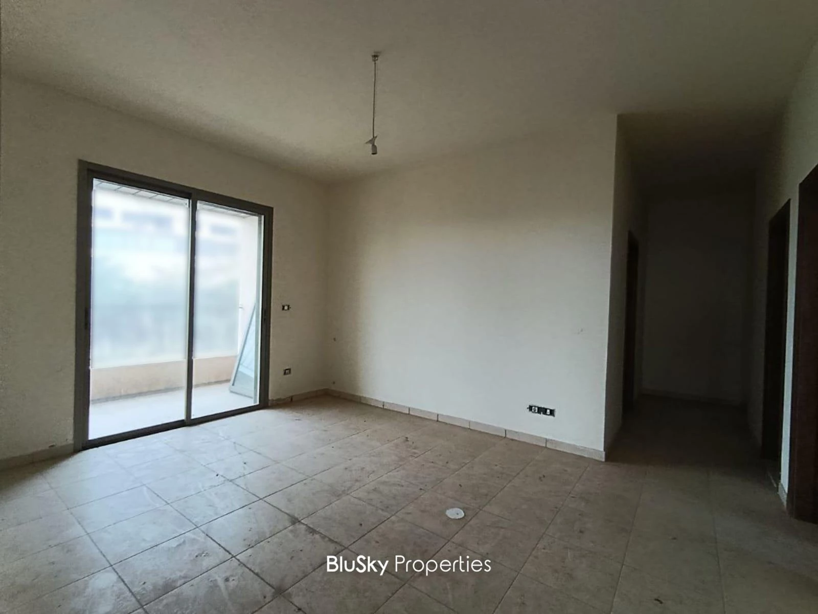 Apartment 330m² Garden for Sale in Adma