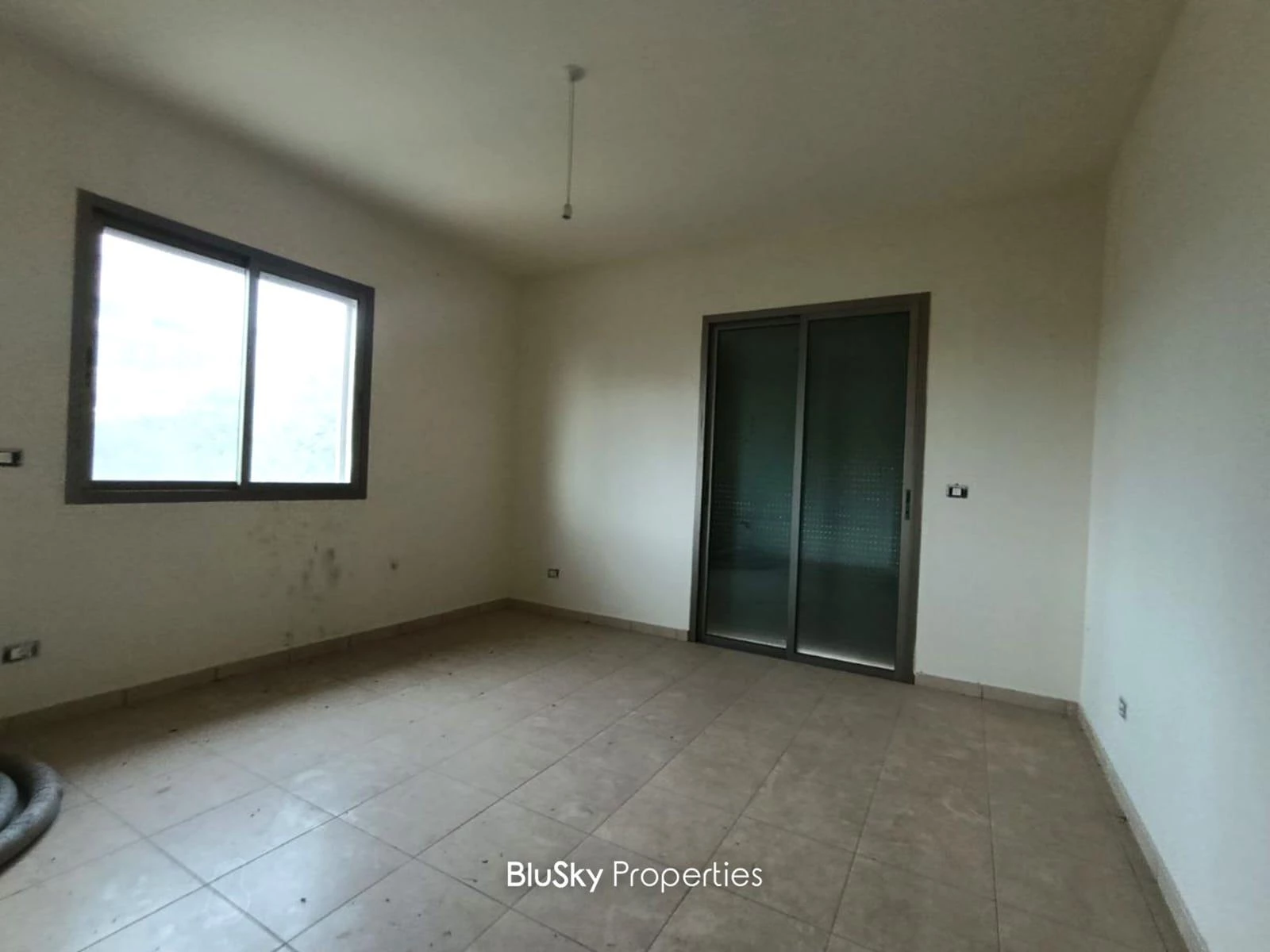 Apartment 330m² Garden for Sale in Adma — الصورة 2
