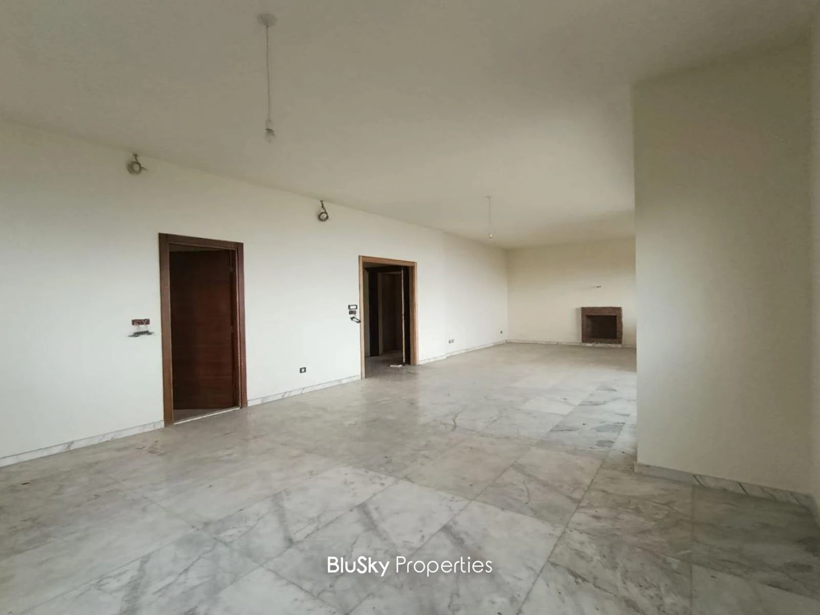 Apartment 330m² Sea View for Sale in Adma