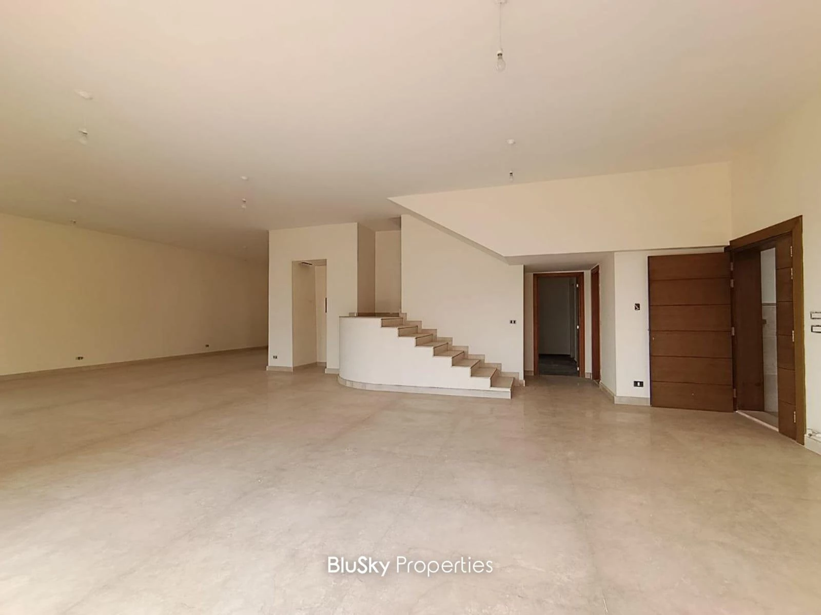 Duplex 362m² Terrace for Sale in Adma