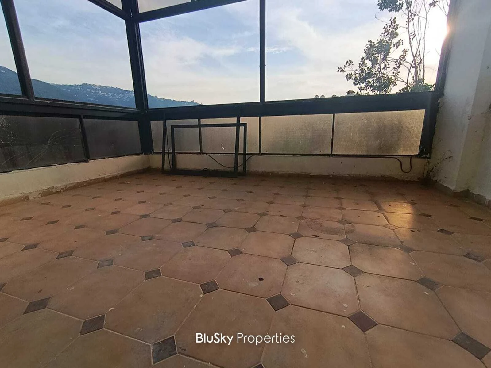 Apartment 370m² Balcony for Sale in Adma — الصورة 2