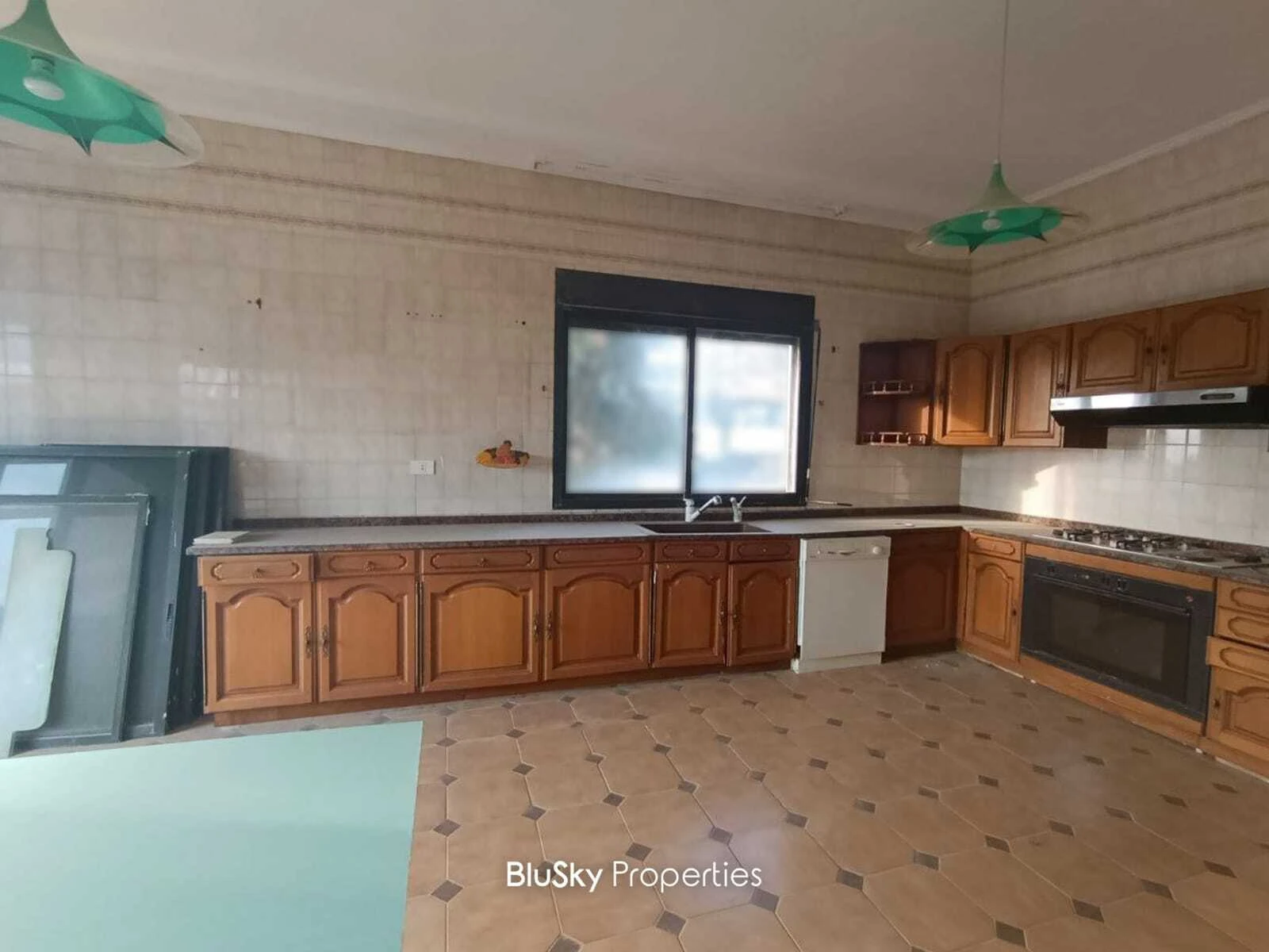 Apartment 370m² Balcony for Sale in Adma — الصورة 3