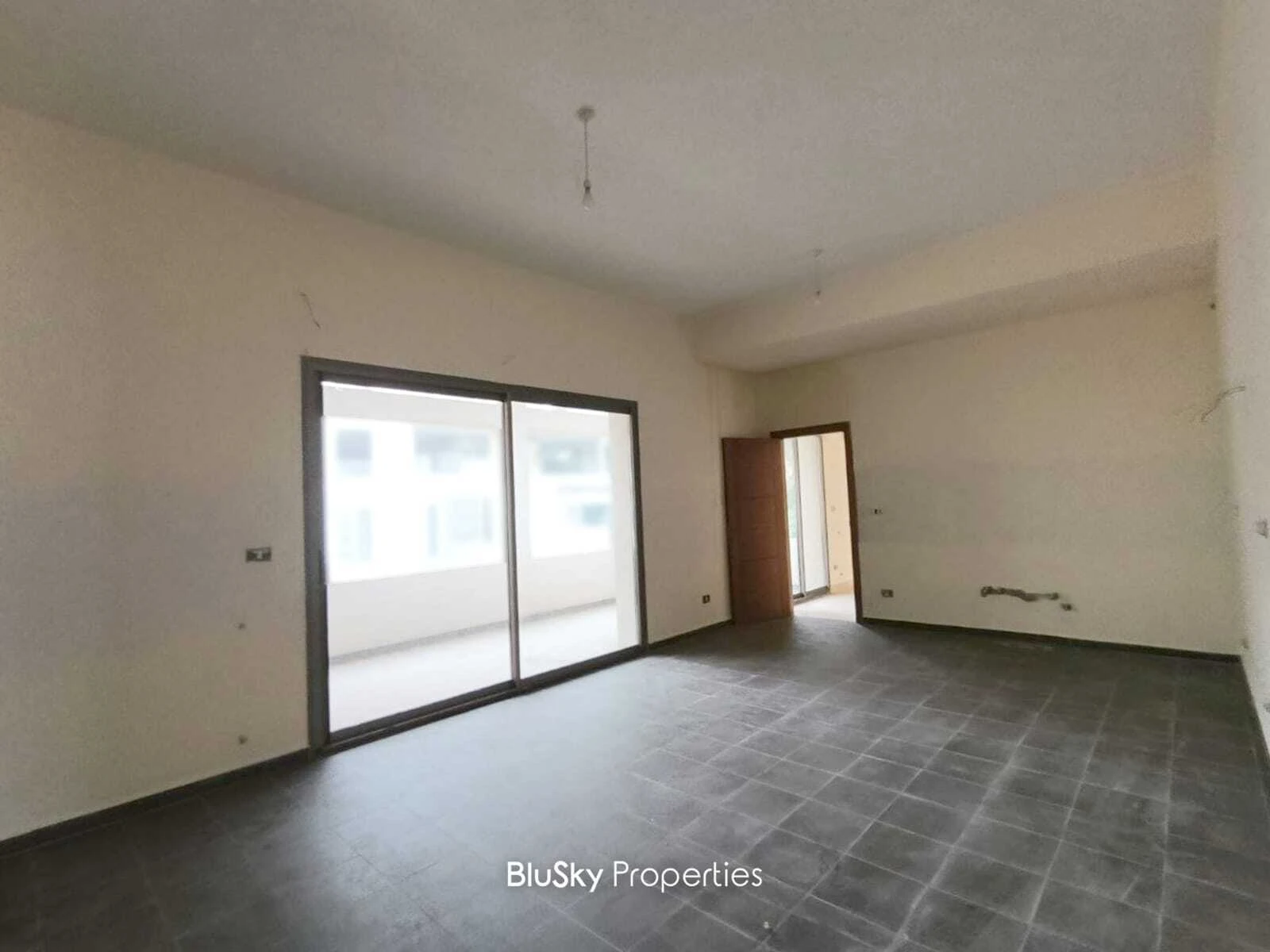 Duplex 383m² Terrace for Sale in Adma — الصورة 2