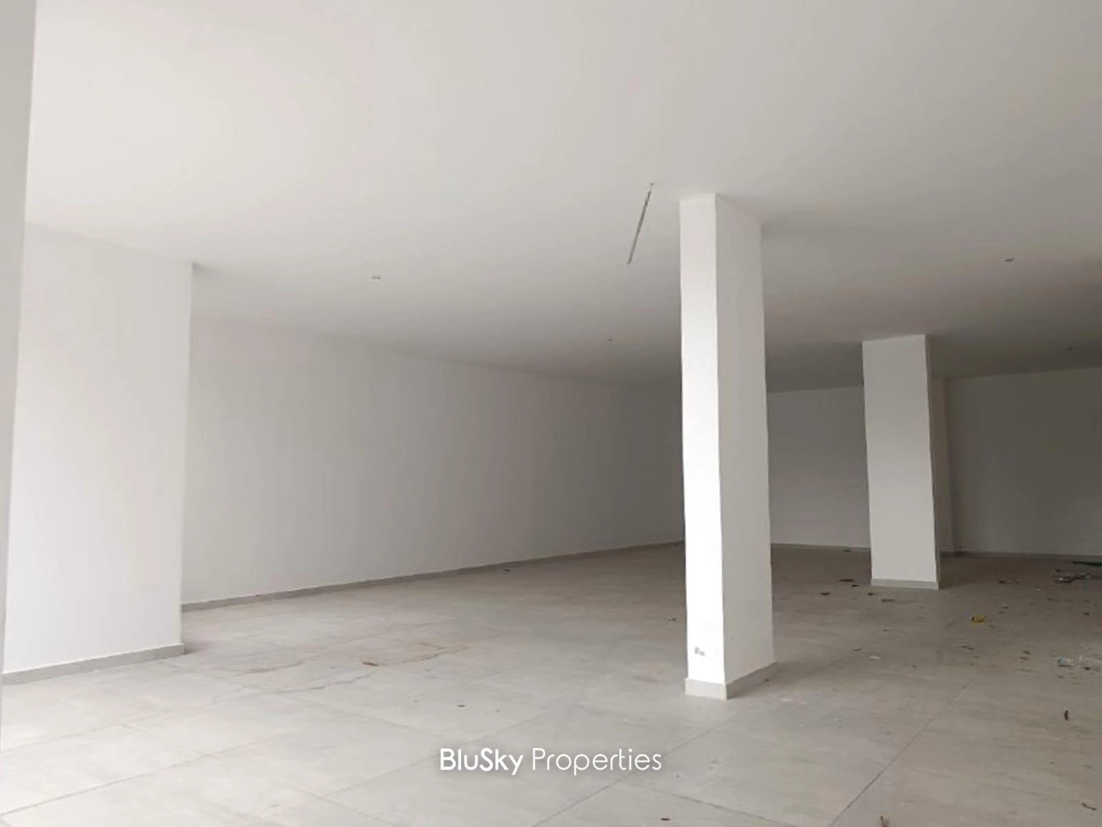 Showroom 400m² for Sale in Adma — الصورة 2