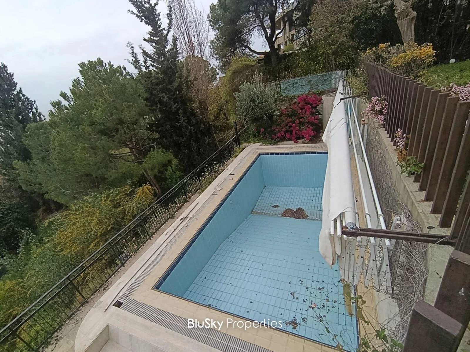 Apartment 600m² Terrace for Sale in Adma — الصورة 3