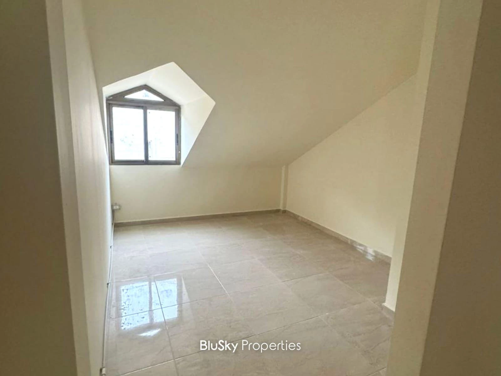 Apartment 70m² Sea View for Rent in Adma — photo 2