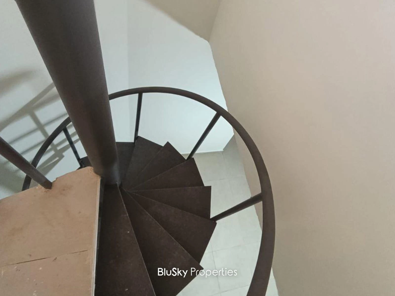 Shop 71m² Depot for Rent in Adma — الصورة 2