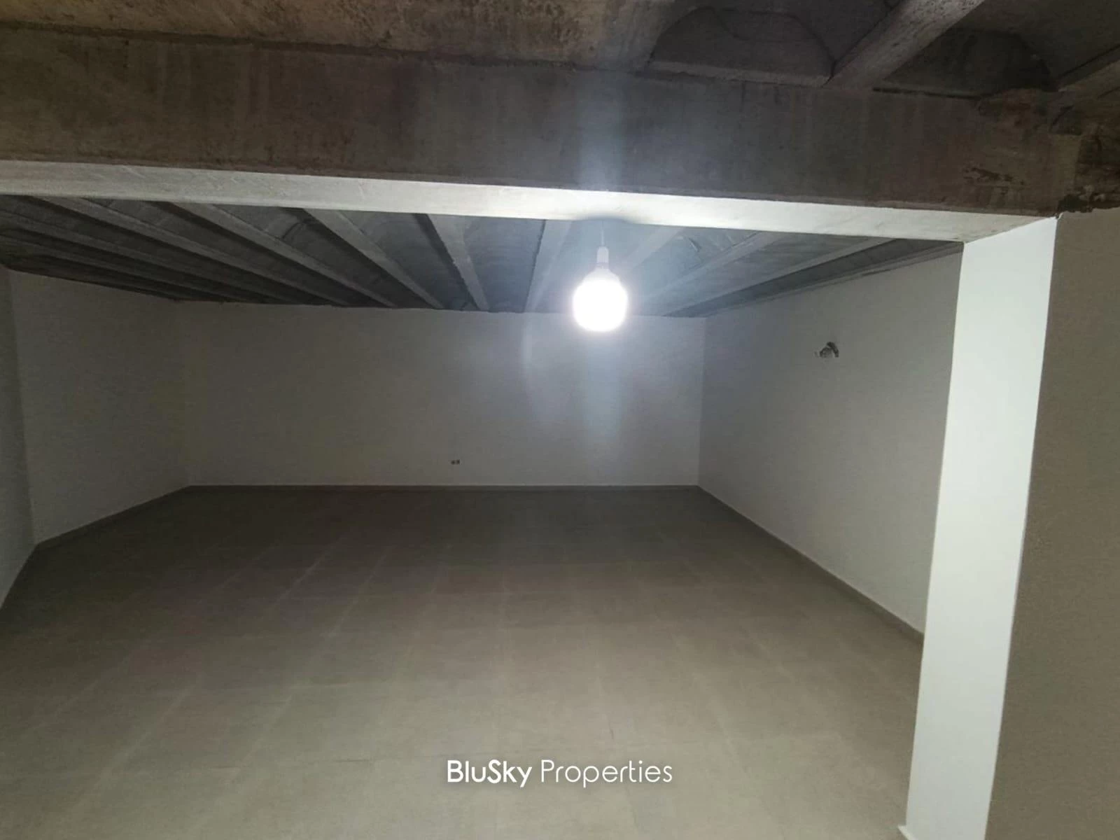 Shop 71m² Depot for Rent in Adma — الصورة 3