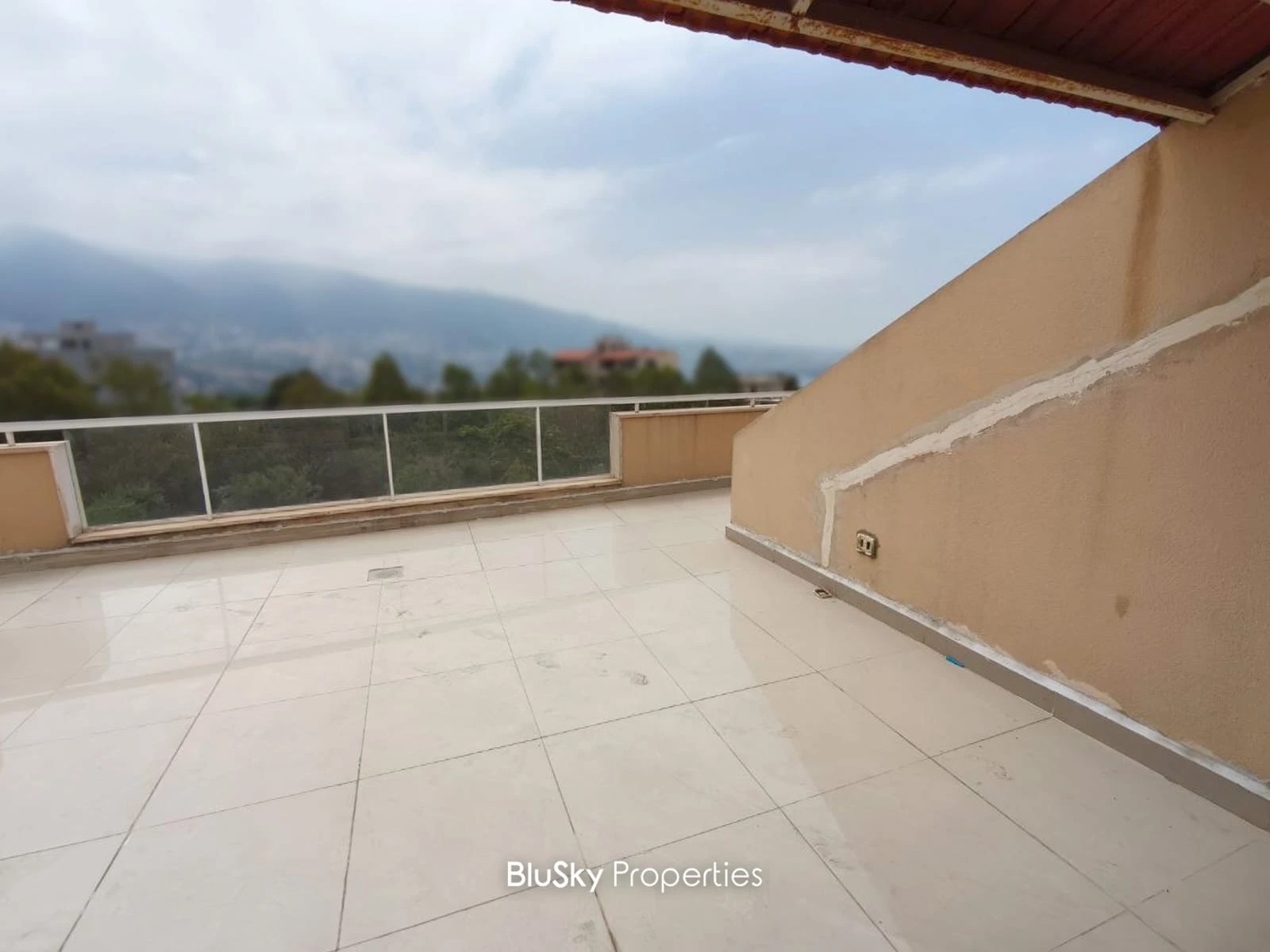 Apartment 80m² with Terrace for Rent in Adma — الصورة 2
