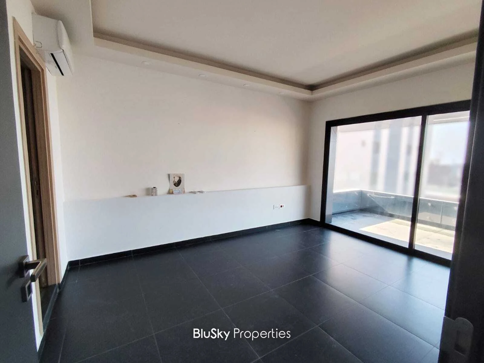 Office 115m² for Rent in Adonis — الصورة 3