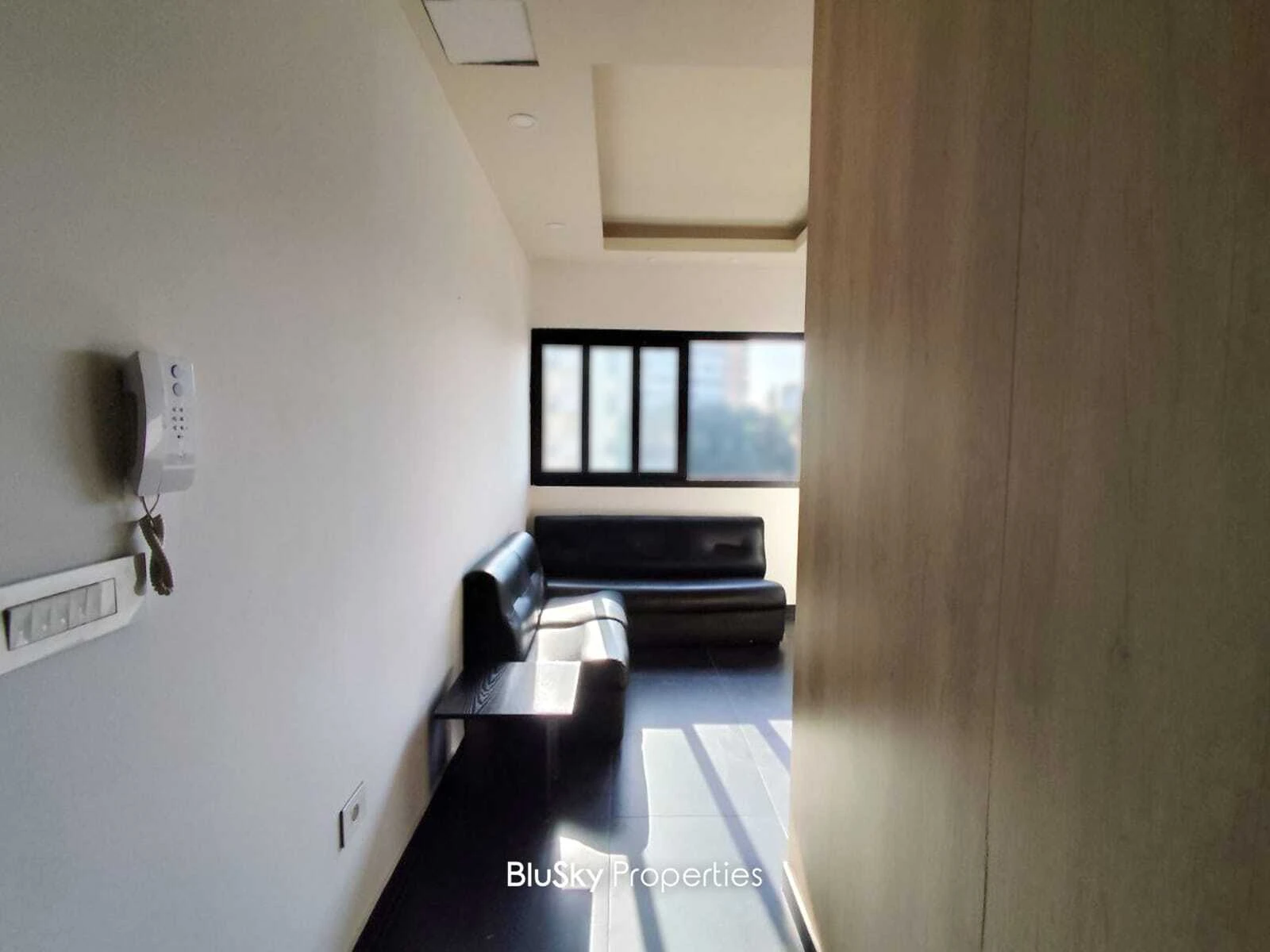 Office 115m² for Rent in Adonis — الصورة 4