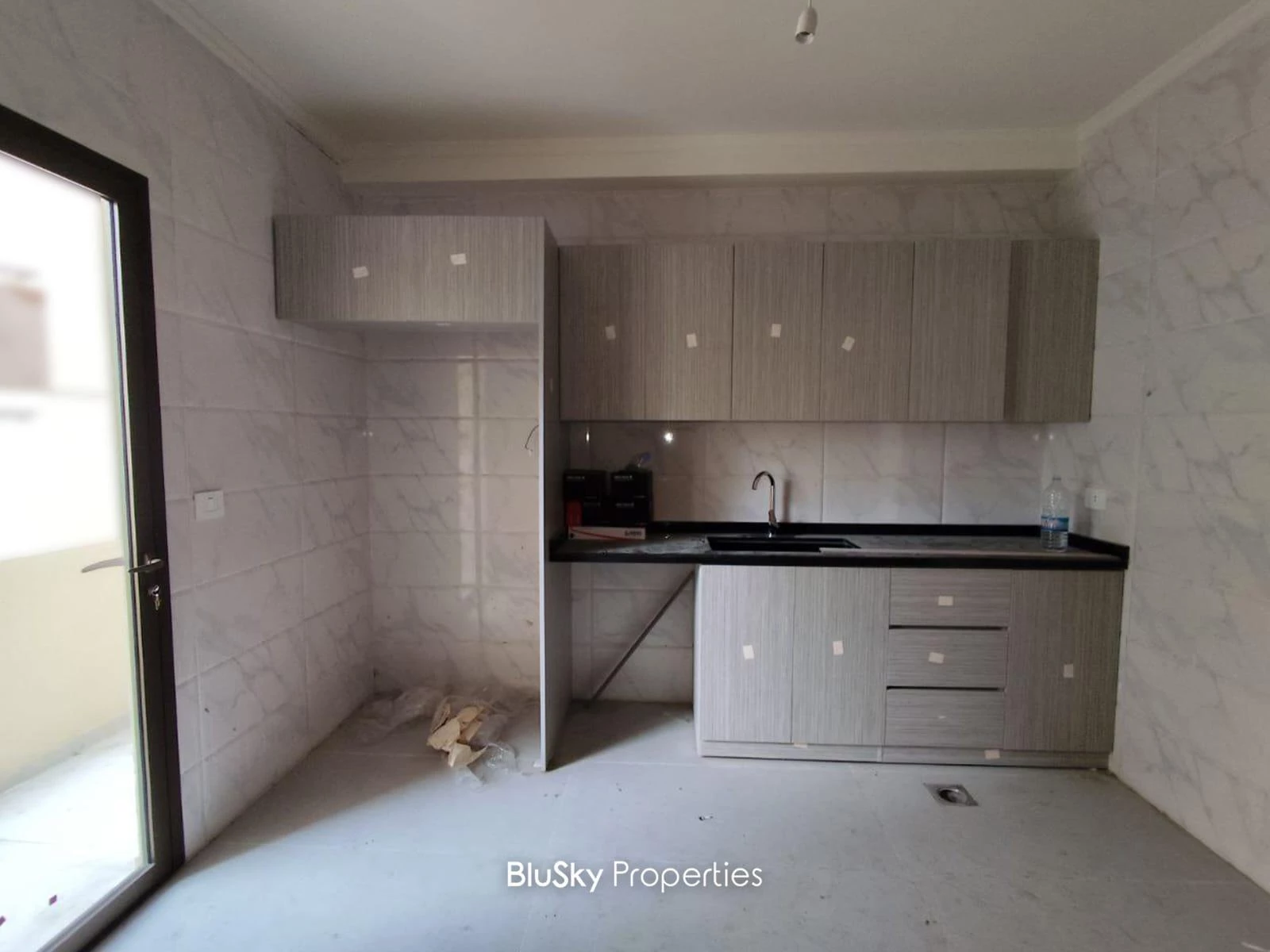 Apartment 150m² Terrace for Sale in Adonis — الصورة 4