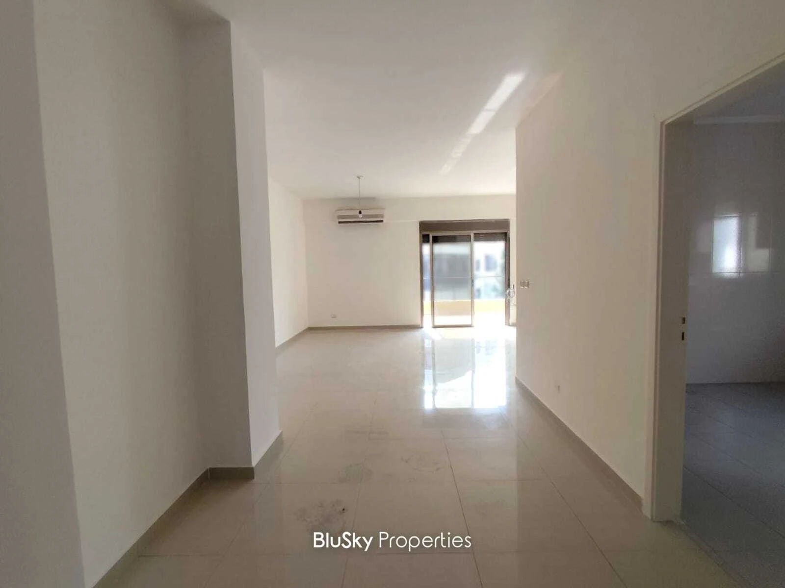 Apartment 170m² Sea View for Sale in Adonis — الصورة 2