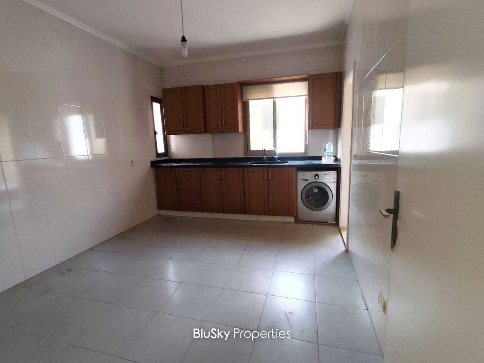 Apartment 170m² Sea View for Sale in Adonis — الصورة 3