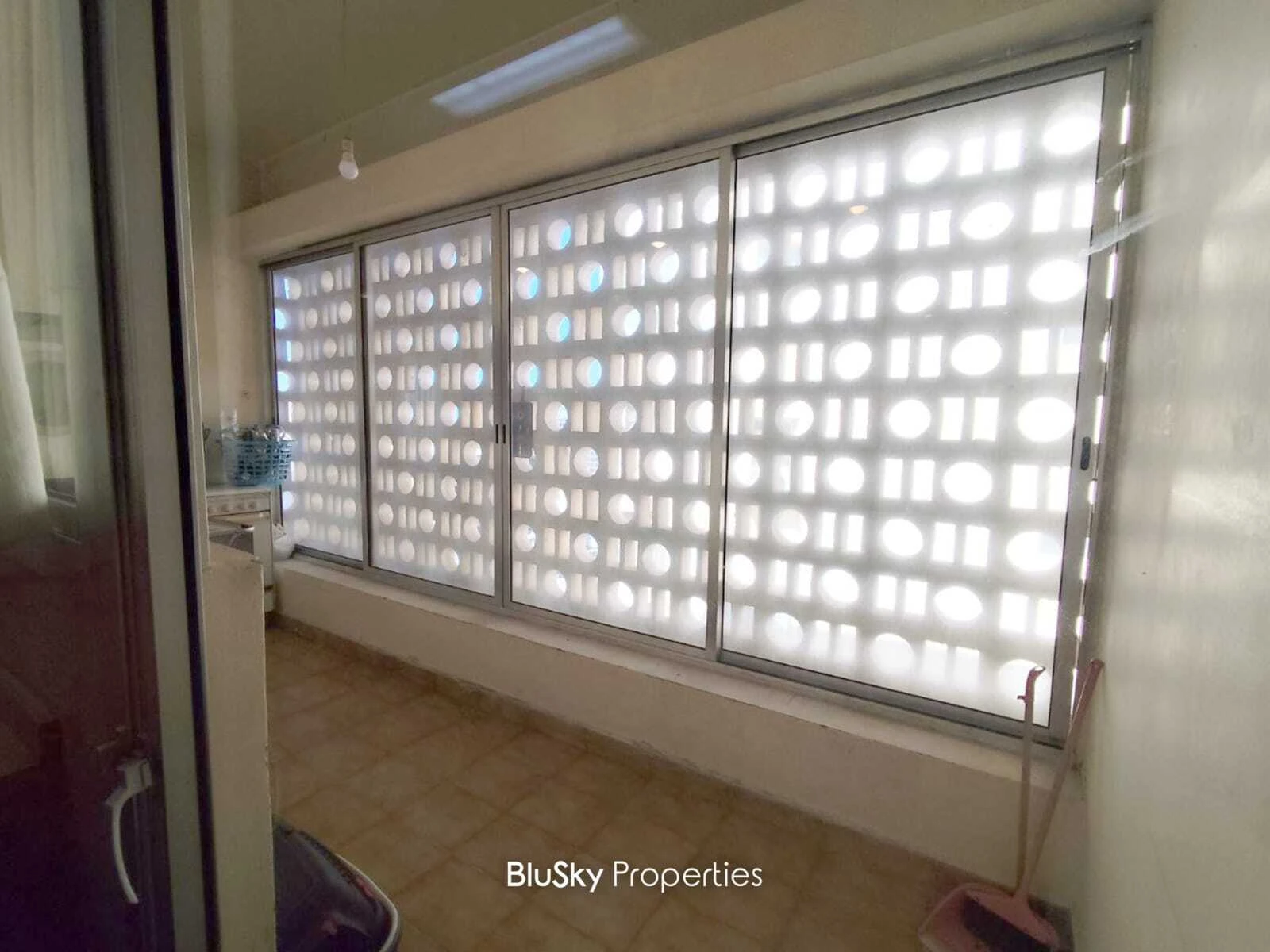 Apartment 280m² Sea View for Sale in Adonis — الصورة 2