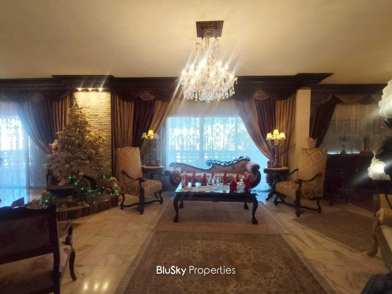 Apartment 525m² Sea View for Sale in Adonis — الصورة 3