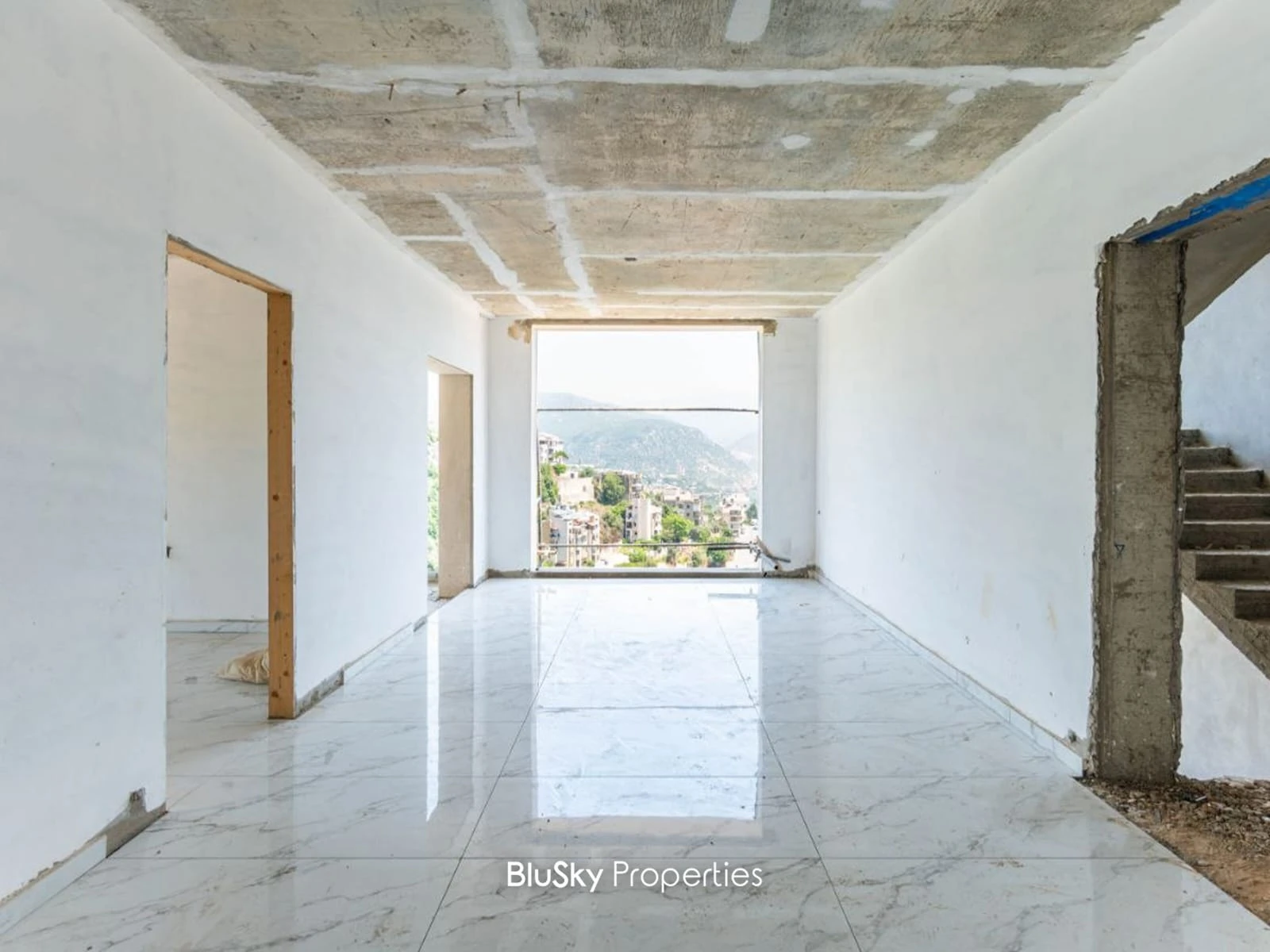 Apartment 139m² with Mountain View for Sale in Ajaltoun