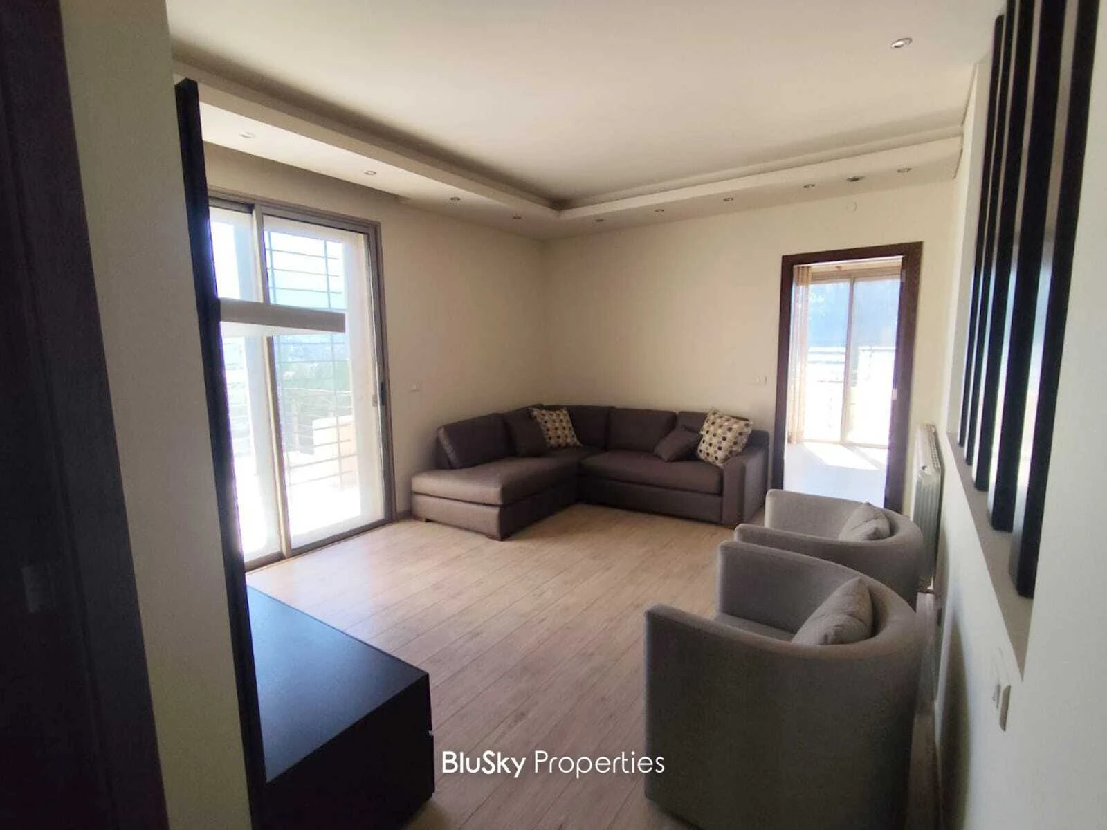 Villa 330m² Garden for Rent in Ajaltoun — الصورة 5