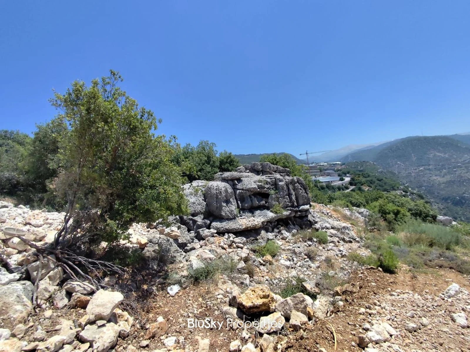Land 36,000m² for Sale in Ajaltoun — الصورة 3