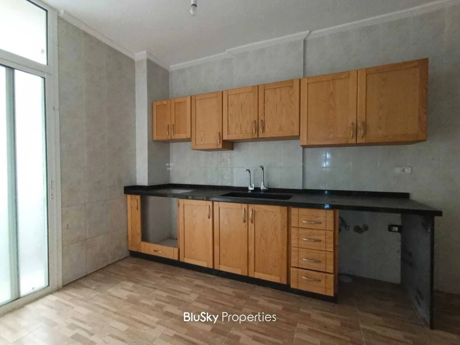 Apartment 116m² for Sale in Amchit — photo 4