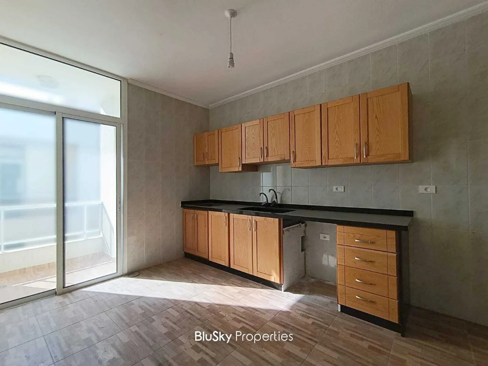 Apartment 122m² Sea View for Sale in Amchit — الصورة 3