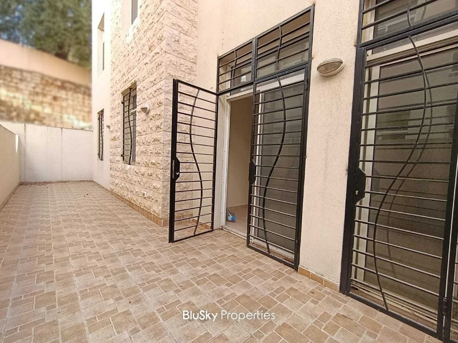 Apartment 124m² Terrace for Sale in Amchit — الصورة 3