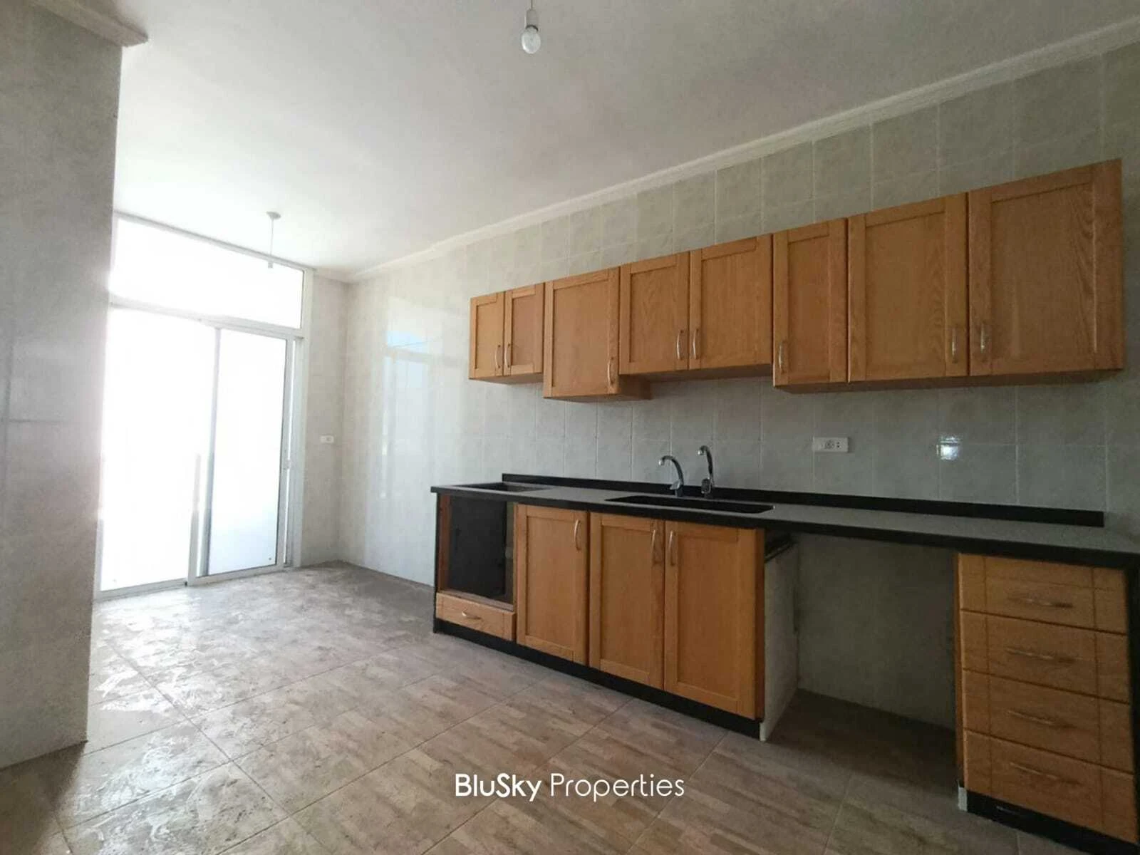 Apartment 130m² Sea View for Sale in Amchit — الصورة 2
