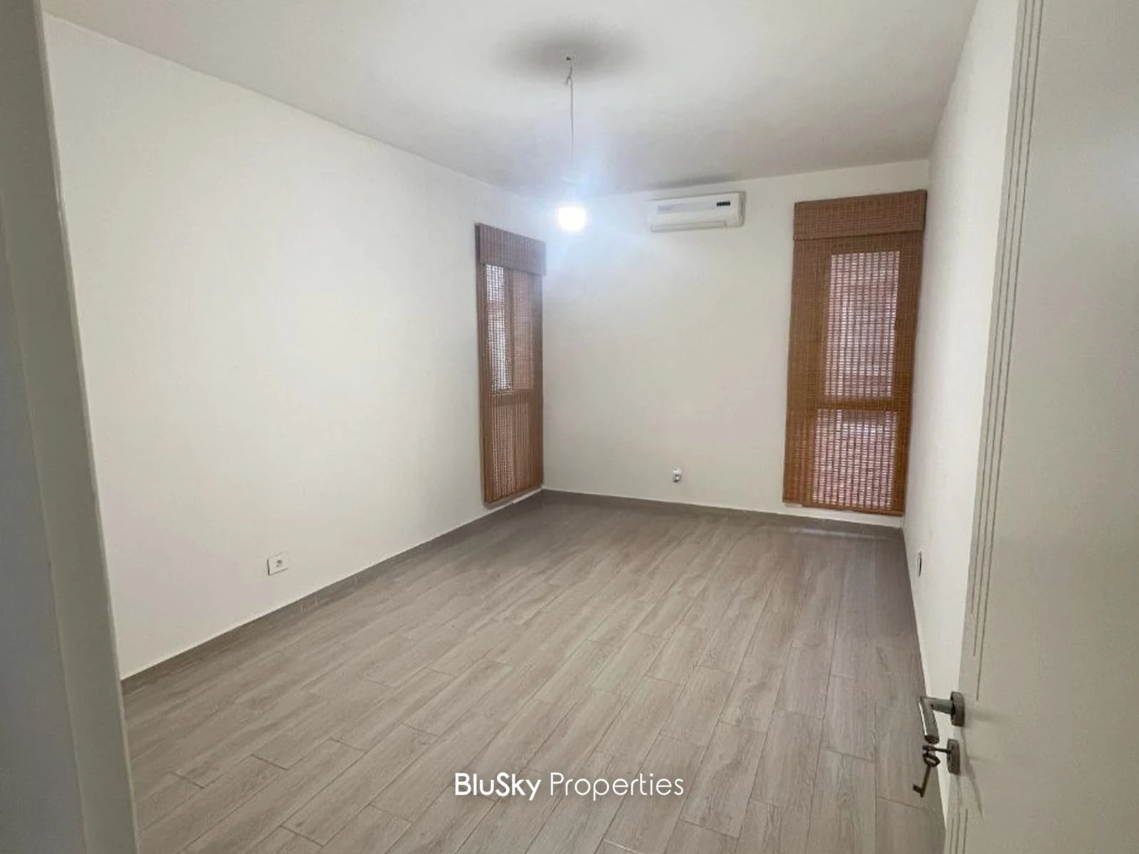 Apartment 160m² with Sea View for Rent in Amchit — الصورة 3