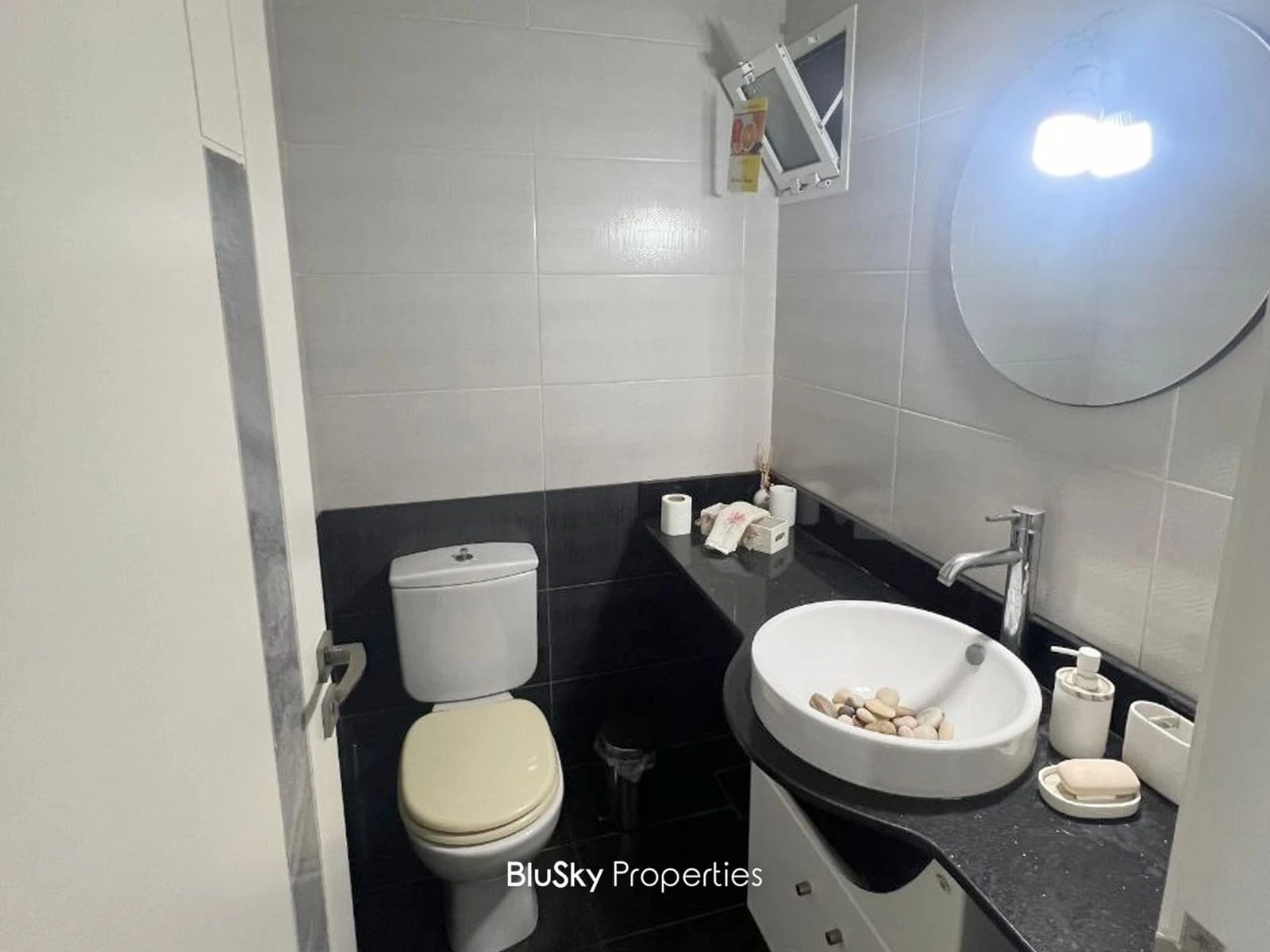 Apartment 160m² with Sea View for Rent in Amchit — الصورة 5