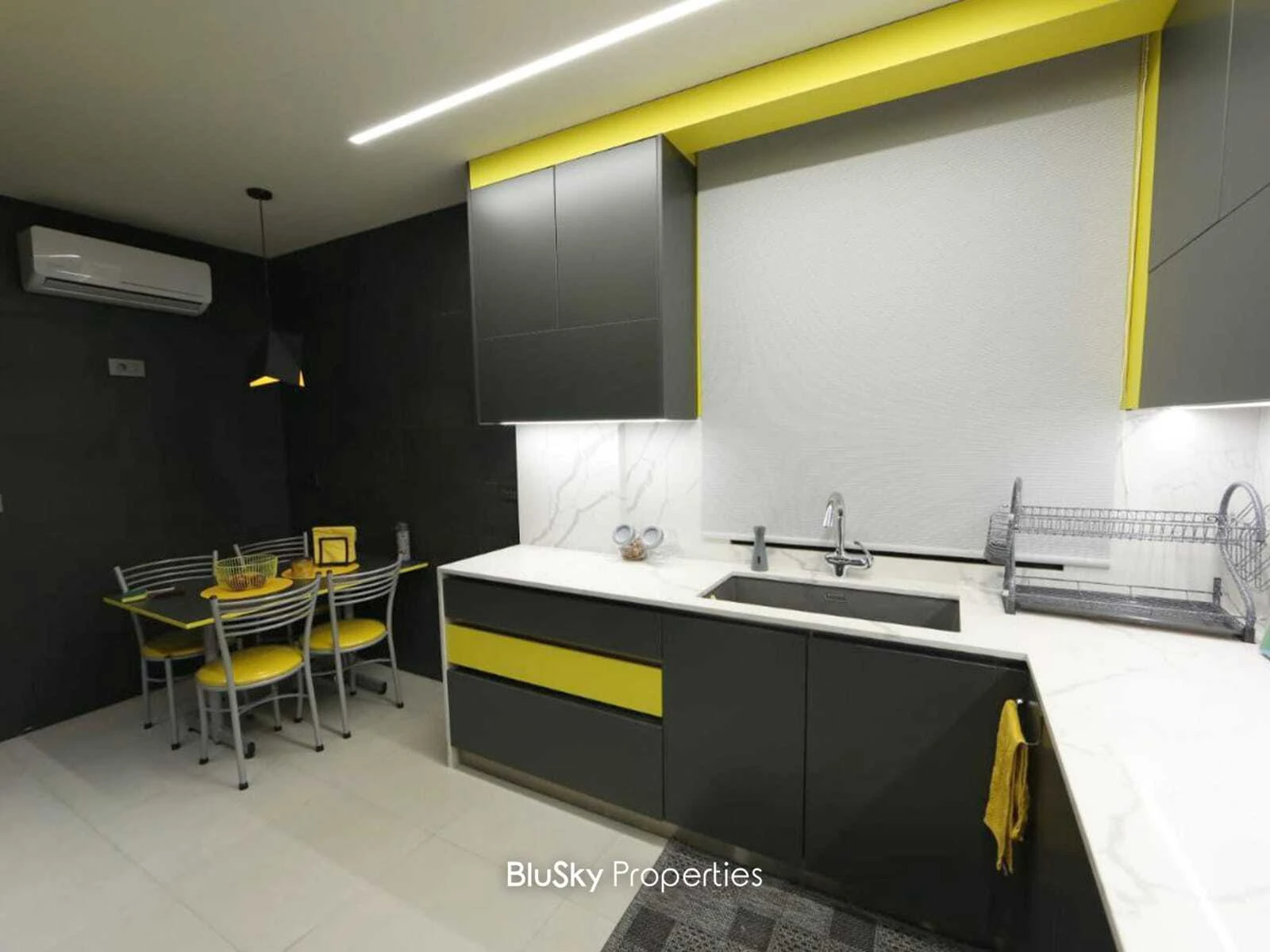 Apartment 172m² for Sale in Amchit — photo 3