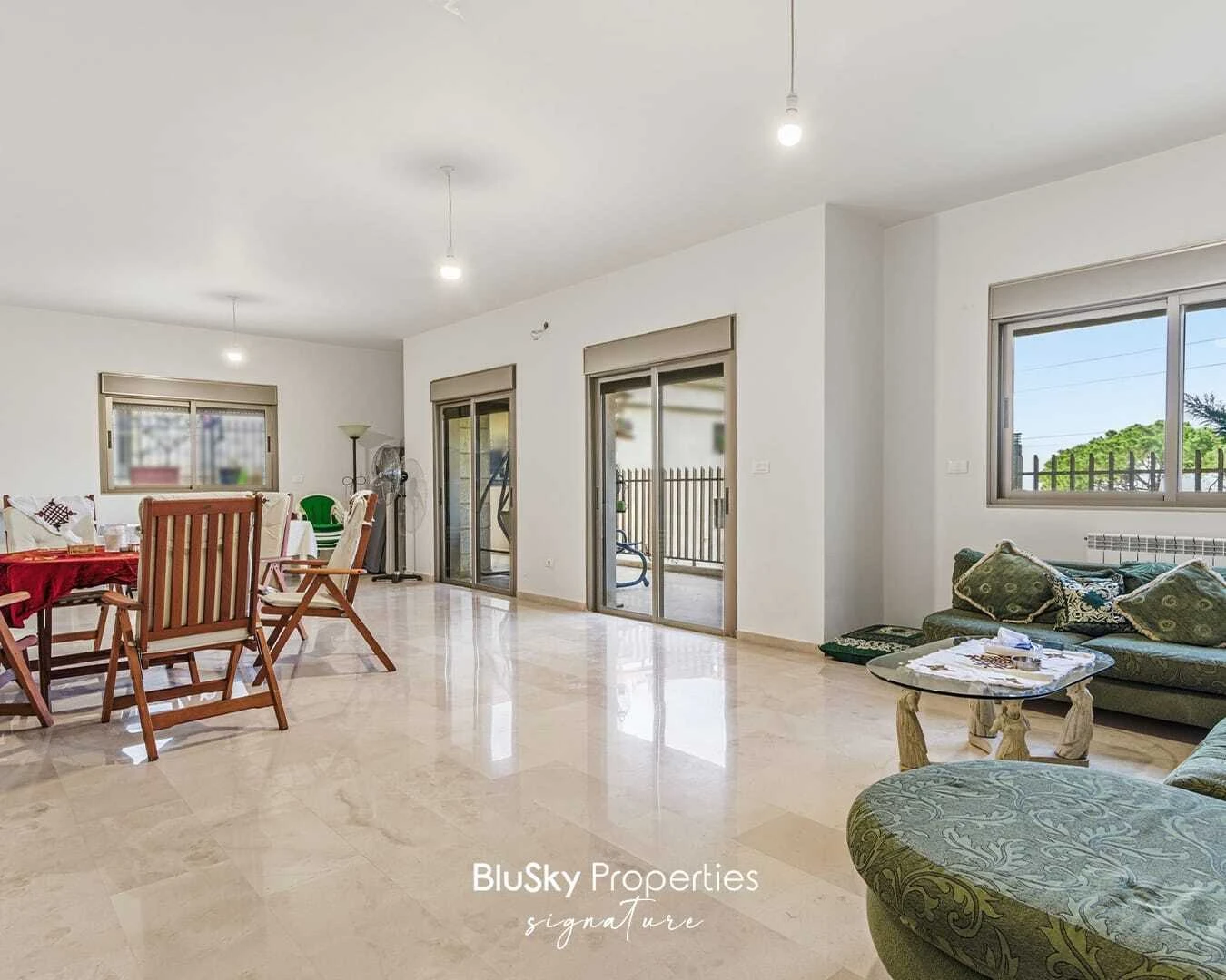 Apartment 250m² Garden for Sale in Ain Najem