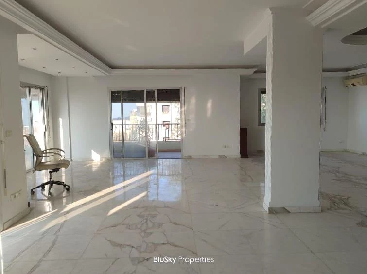 Apartment 260m² Sea View for Rent in Ain Najem