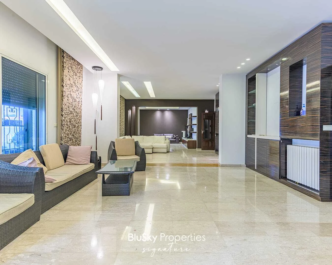 Apartment 500m² Terrace for Sale or Rent in Ain Najem