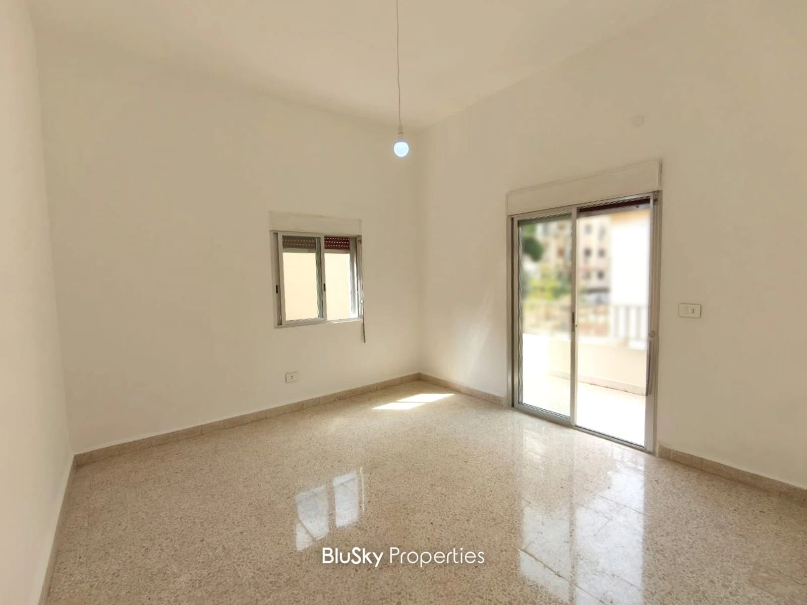 Apartment 100m² for Rent in Antelias — photo 2