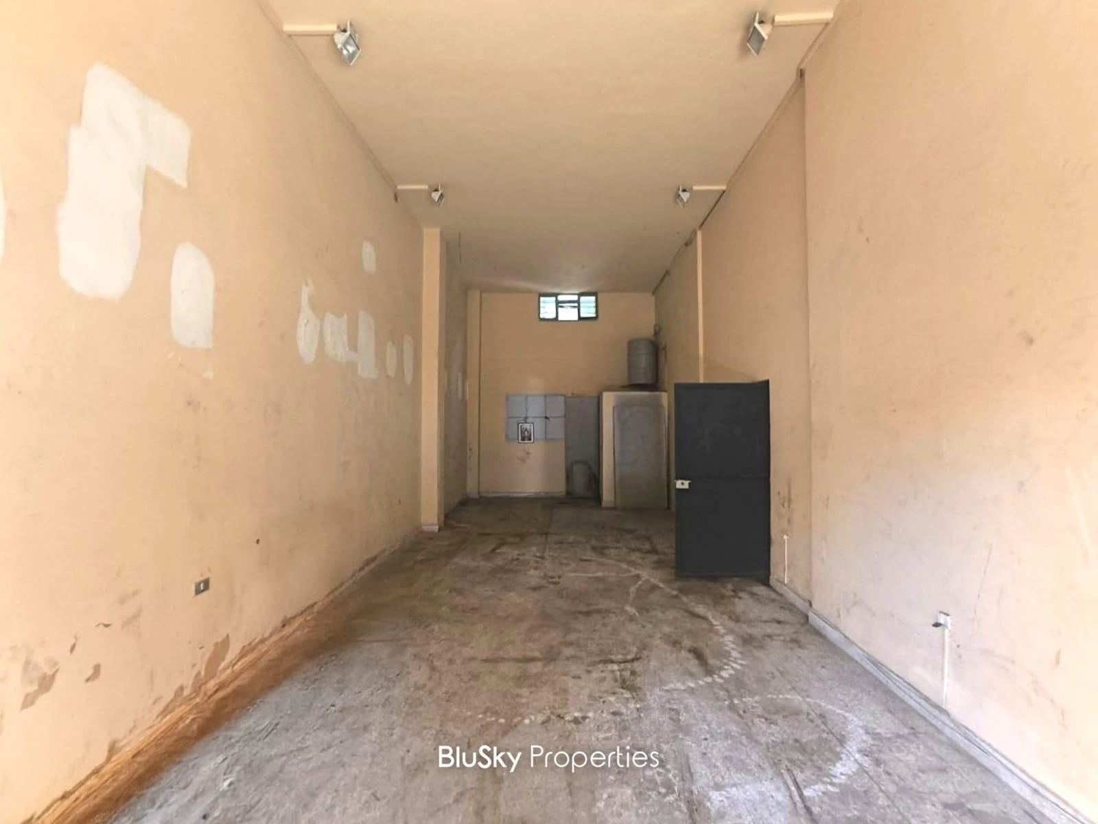 Shop 120m² for Sale in Antelias — photo 2