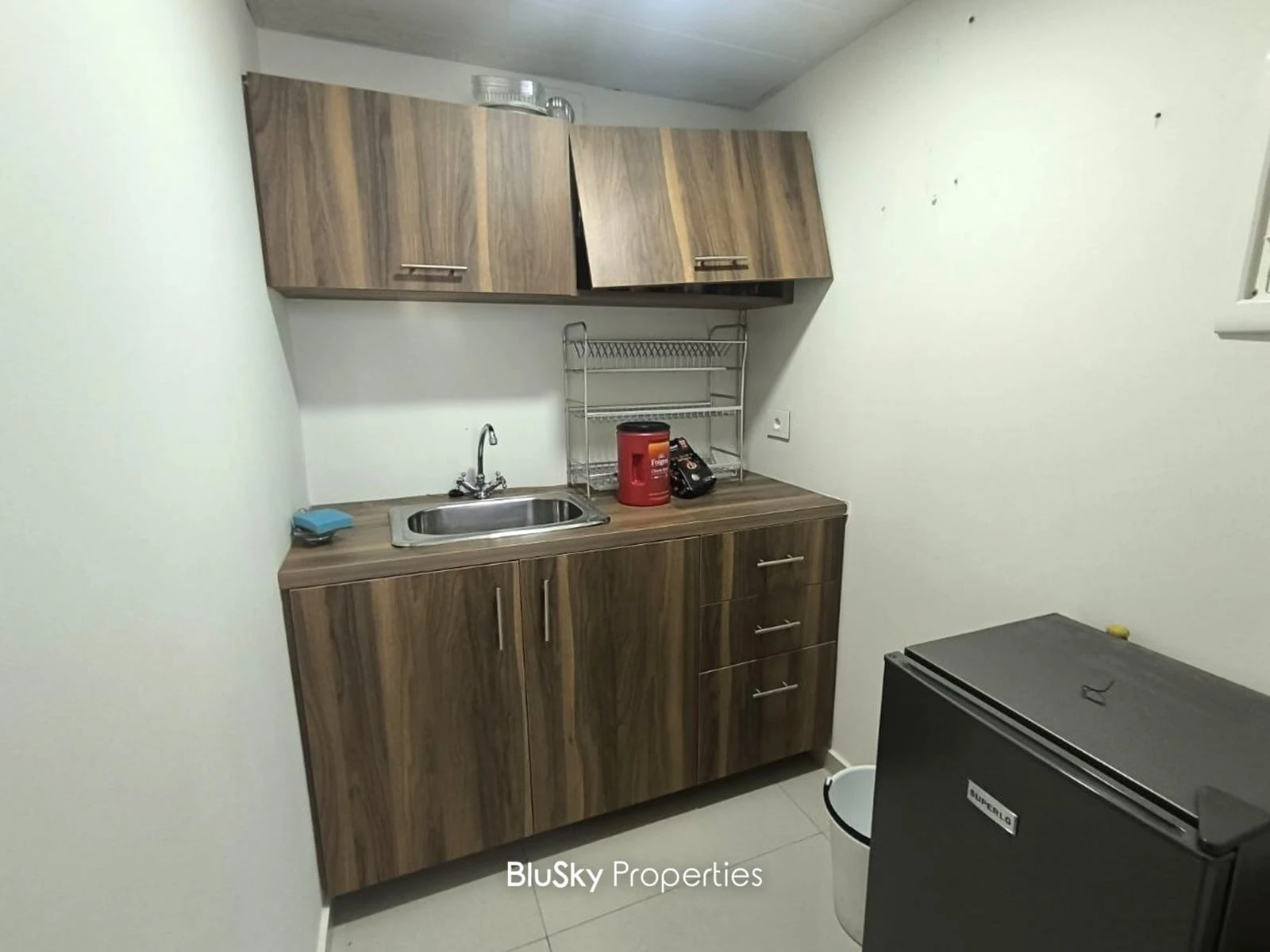 Office 130m² for Rent in Antelias — الصورة 4