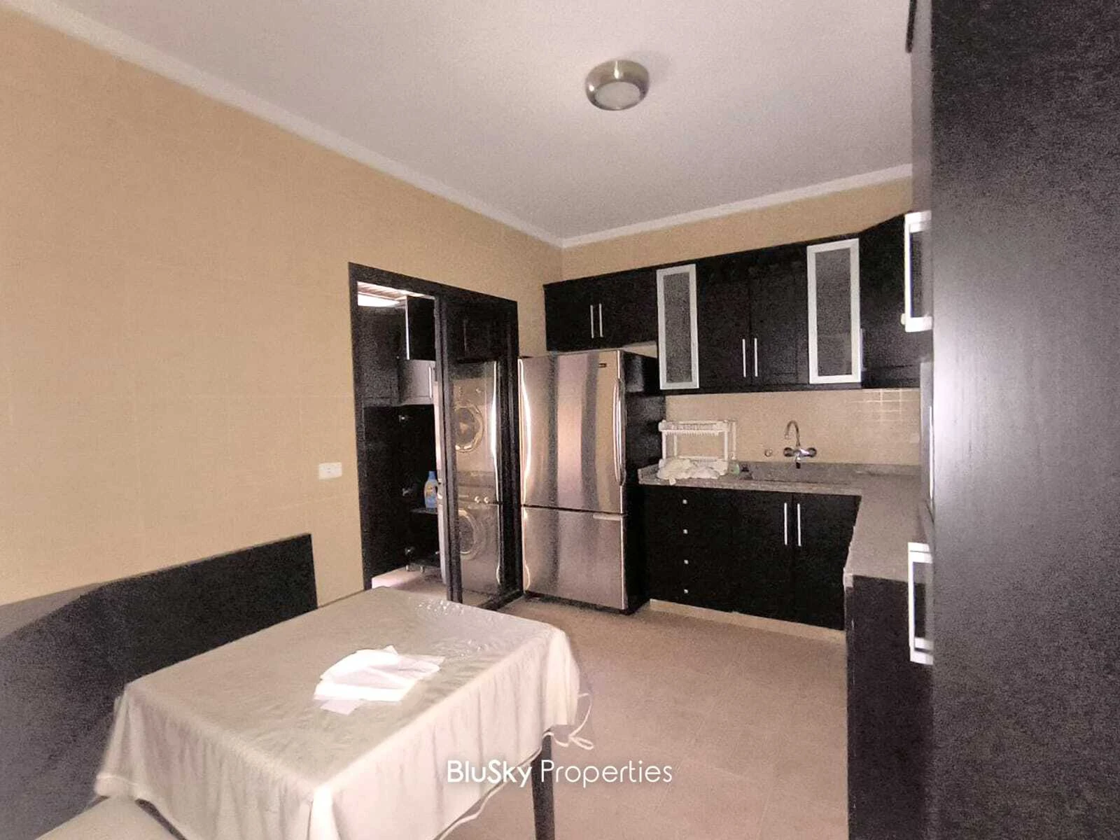 Apartment 140m² Balcony for Rent in Antelias — photo 4