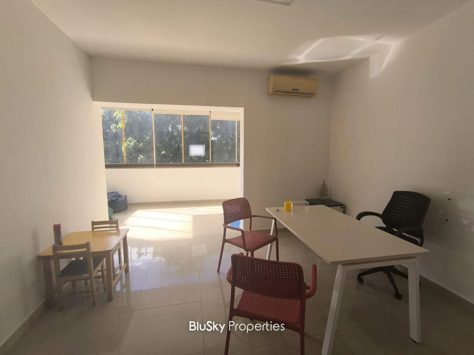Clinic 140m² Reception for Sale in Antelias — photo 2
