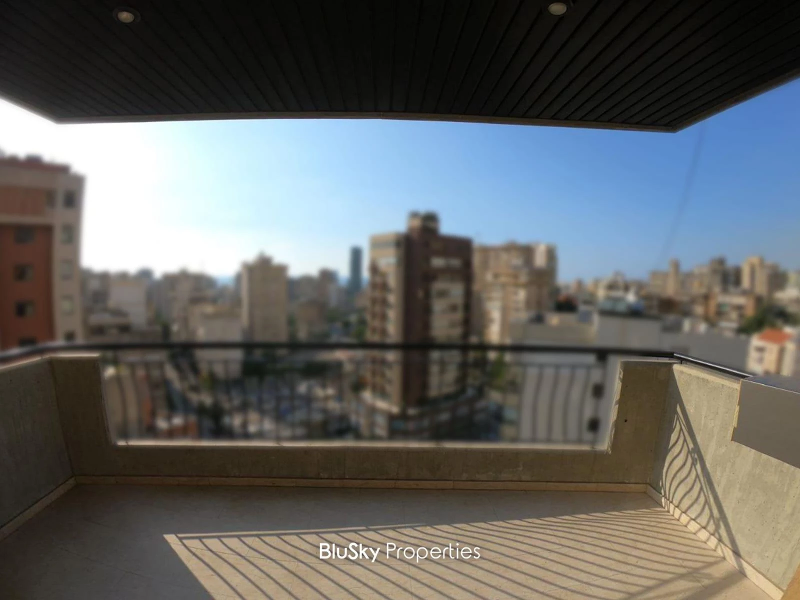 Apartment 160m² Balcony for Sale in Antelias — photo 2