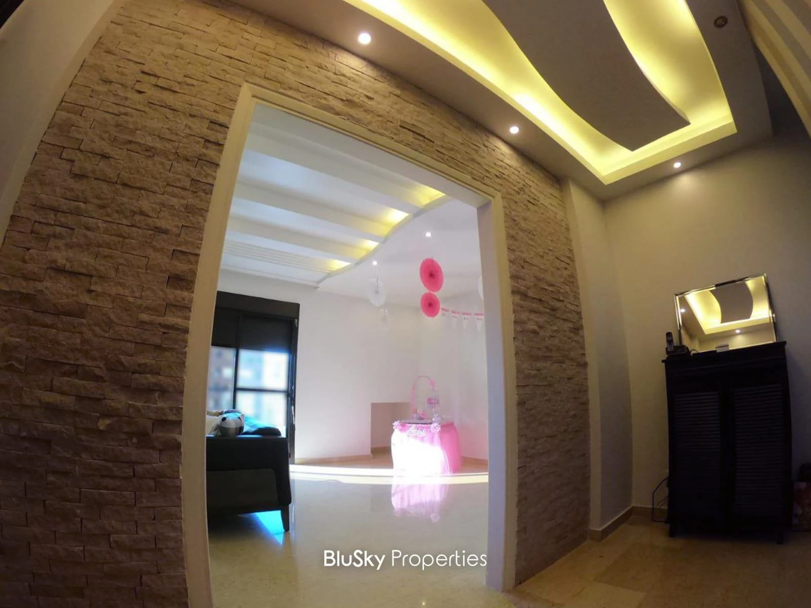 Apartment 160m² Balcony for Sale in Antelias — photo 3