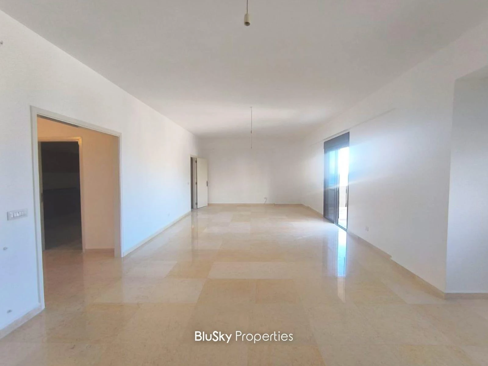 Apartment 200m² Balcony for Sale in Antelias