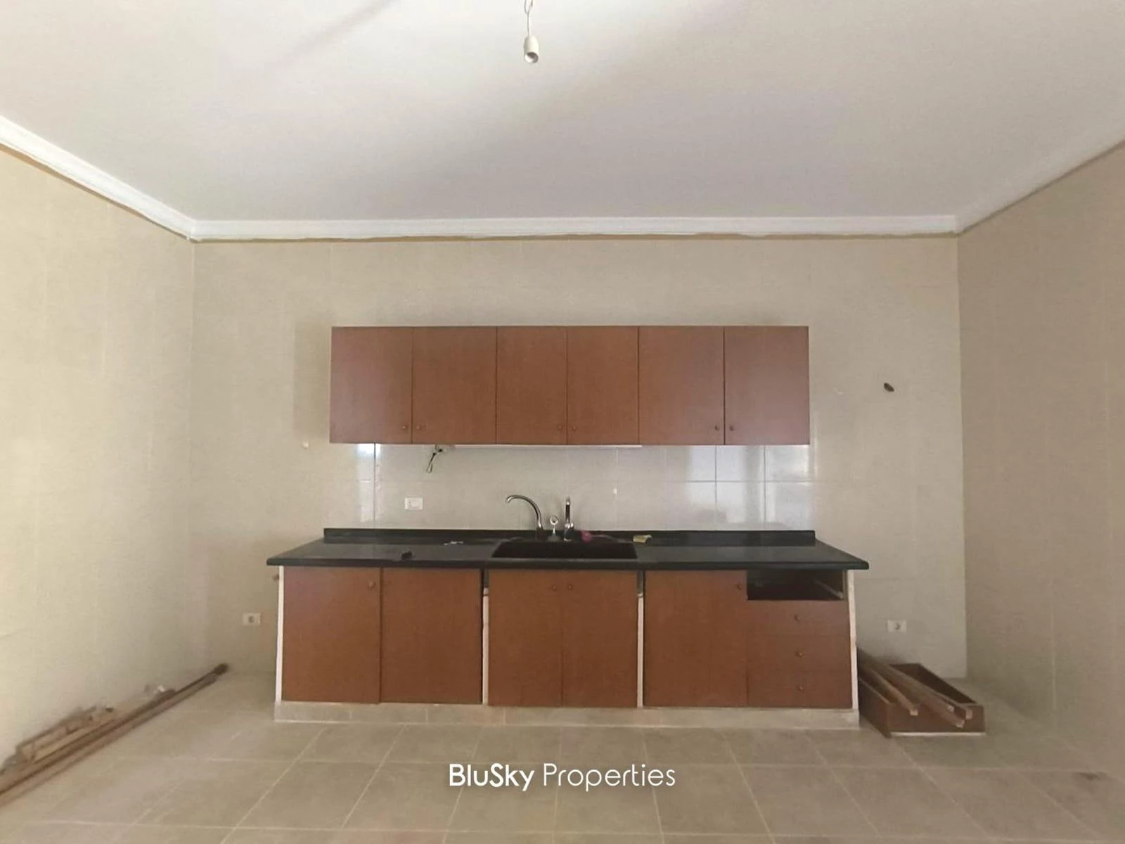 Apartment 200m² Balcony for Sale in Antelias — photo 4