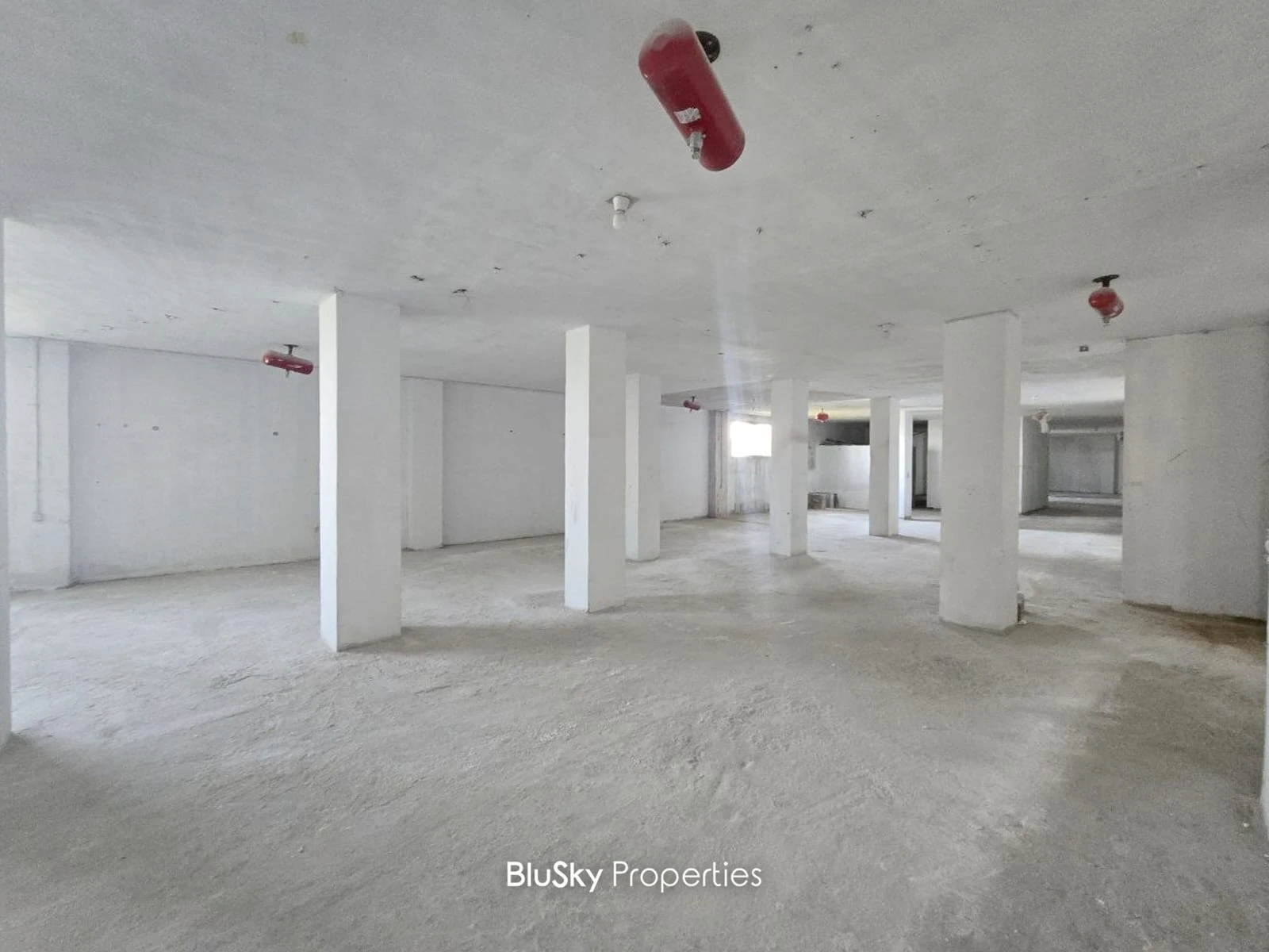 Warehouse 700m² for Rent in Araya — الصورة 2