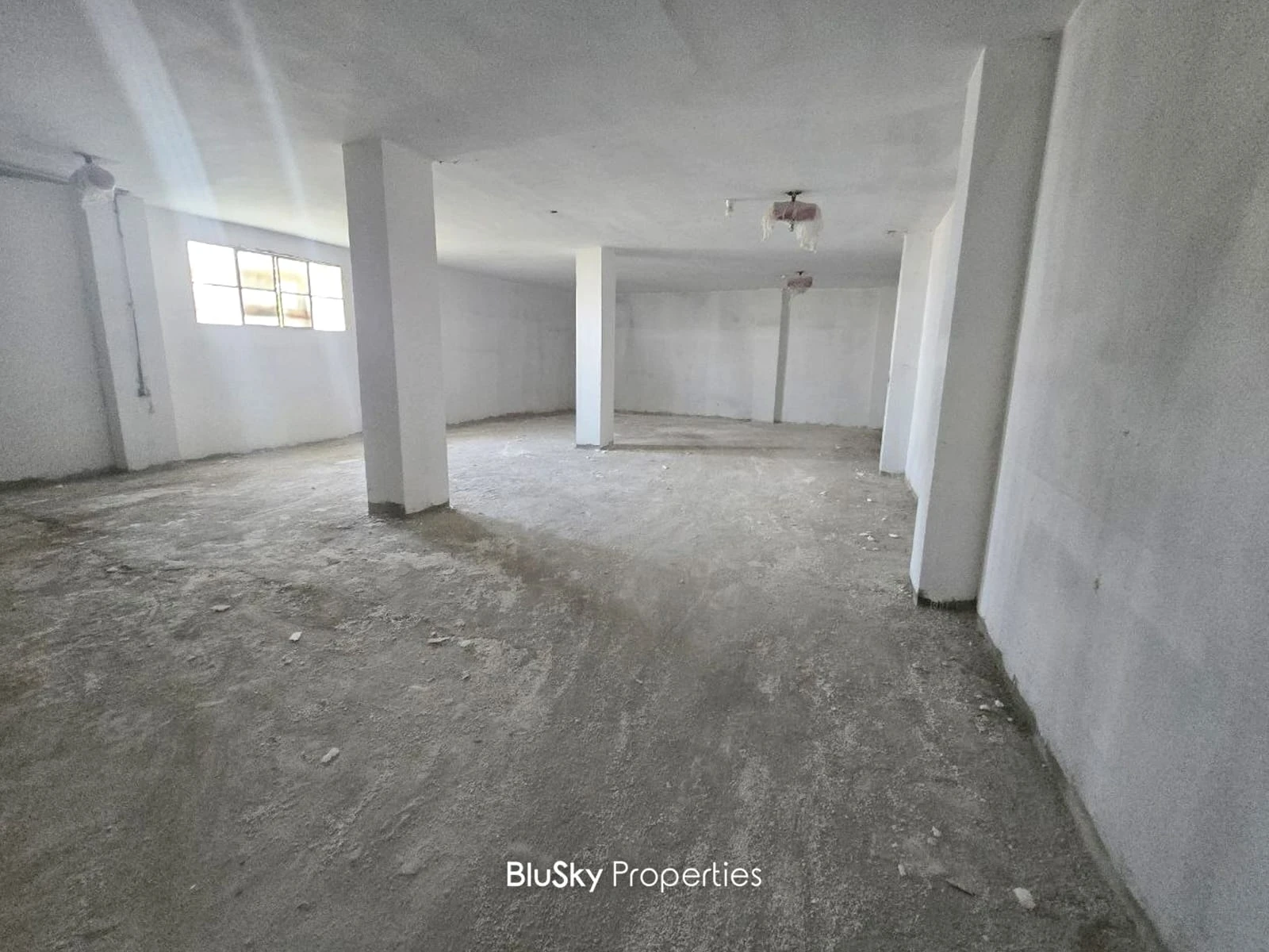 Warehouse 700m² for Rent in Araya — الصورة 4