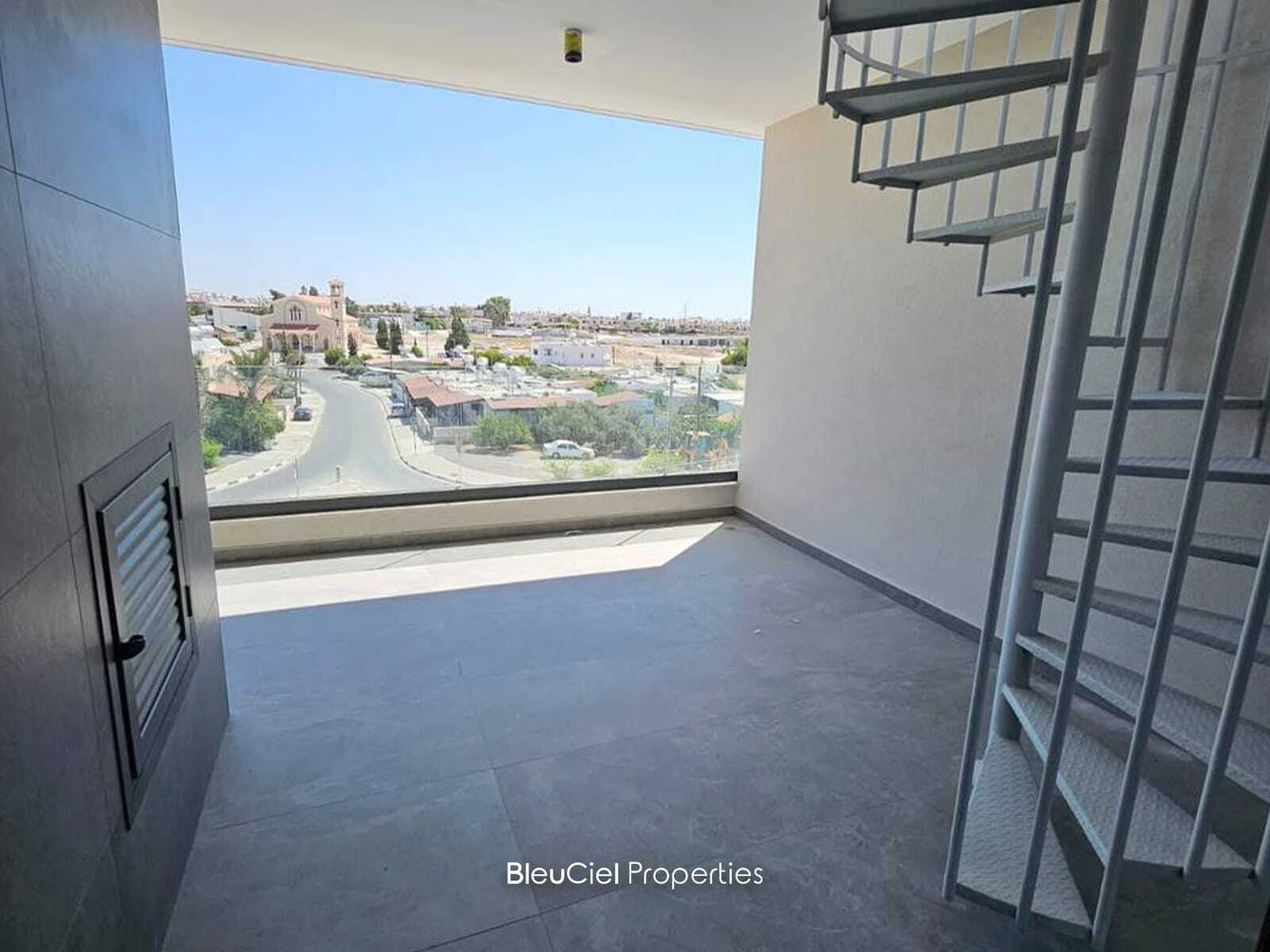 Apartment 80m² Terrace for Sale in Aradhipou, Larnaca — photo 2