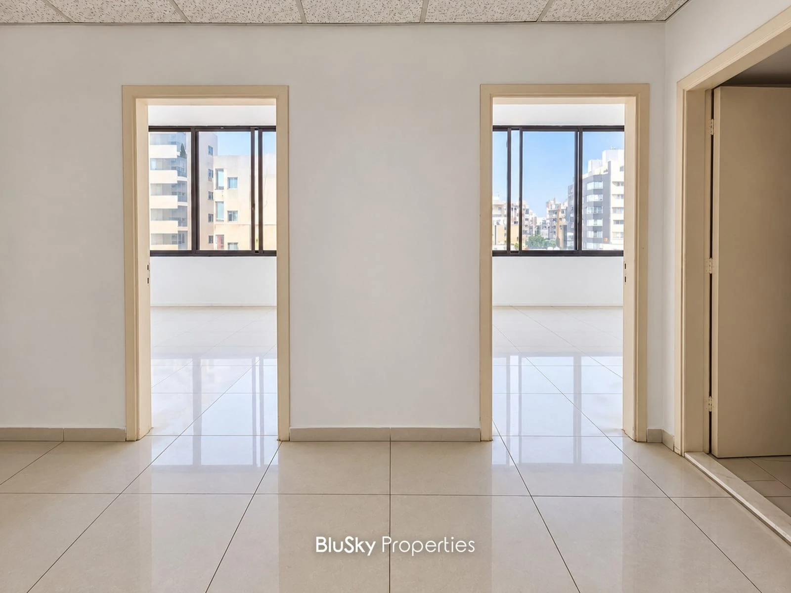 Office 100m² for Rent in Ain El Remeneh — الصورة 2