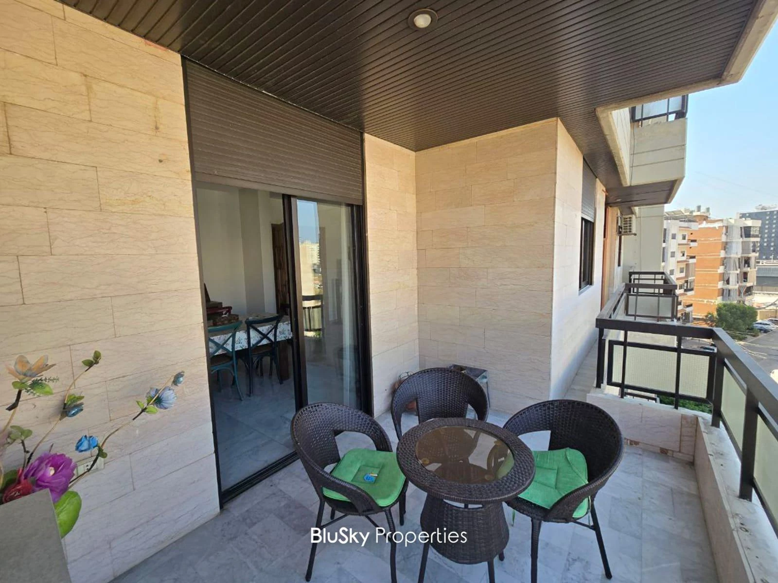 Apartment 160m² Balcony for Sale in Ain El Remeneh — الصورة 2