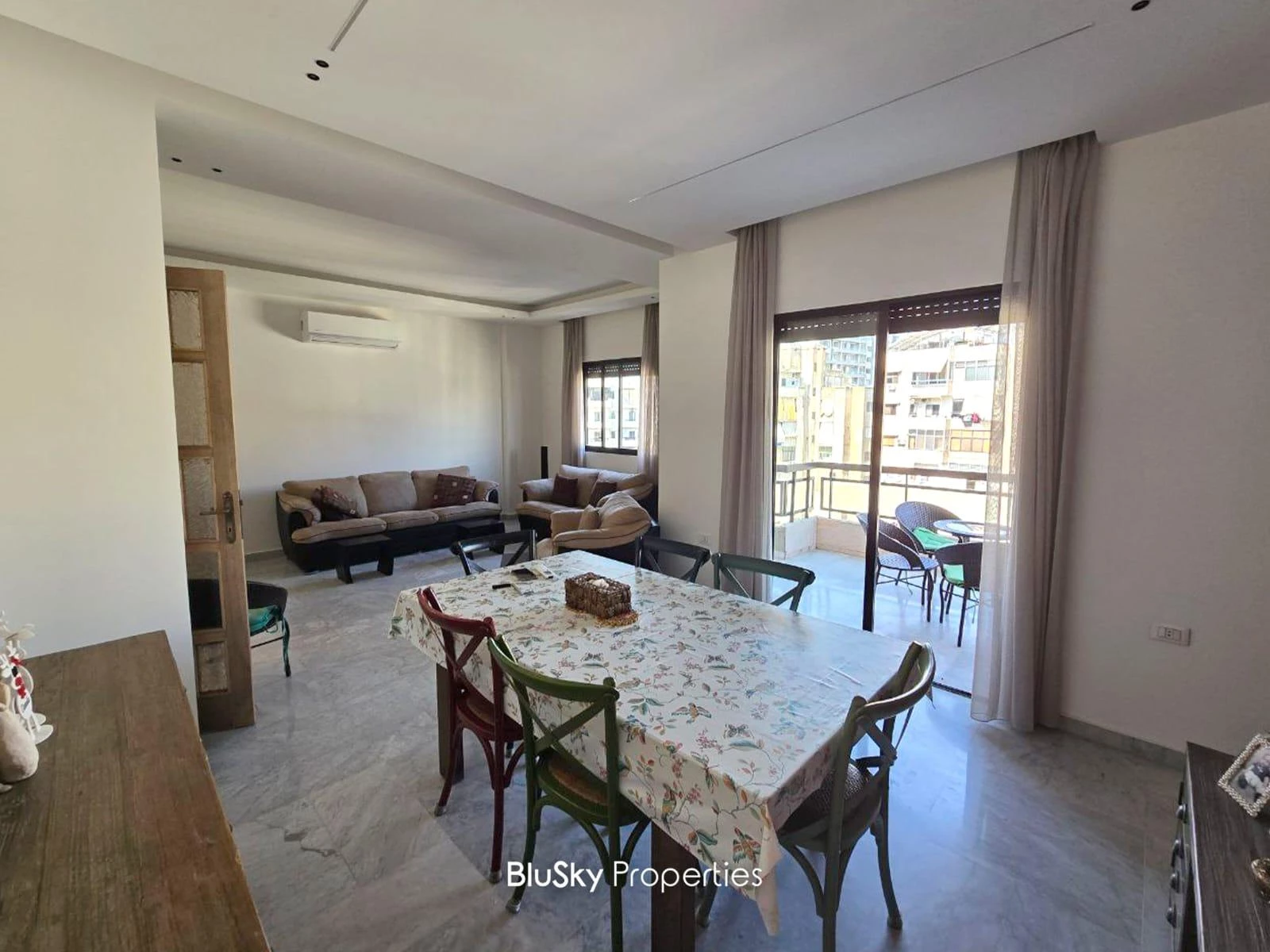 Apartment 160m² Balcony for Sale in Ain El Remeneh — الصورة 3