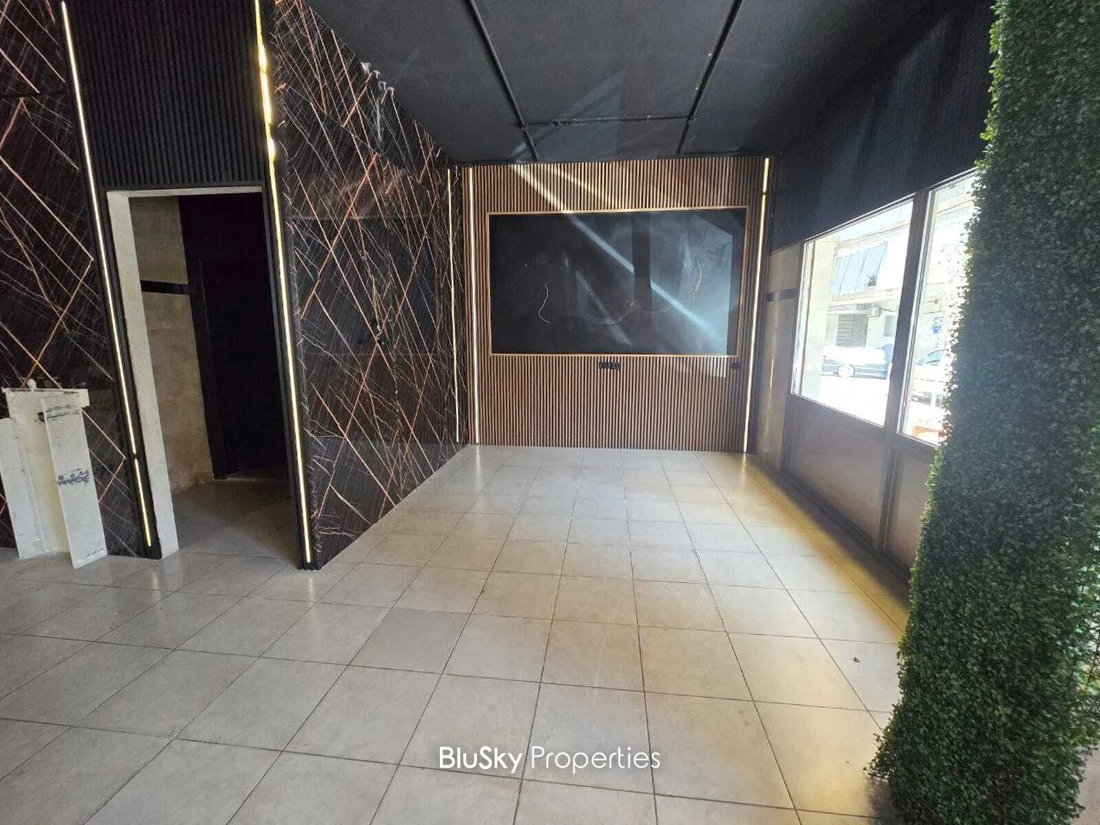 Shop 200m² for Rent in Ain El Remeneh — الصورة 2