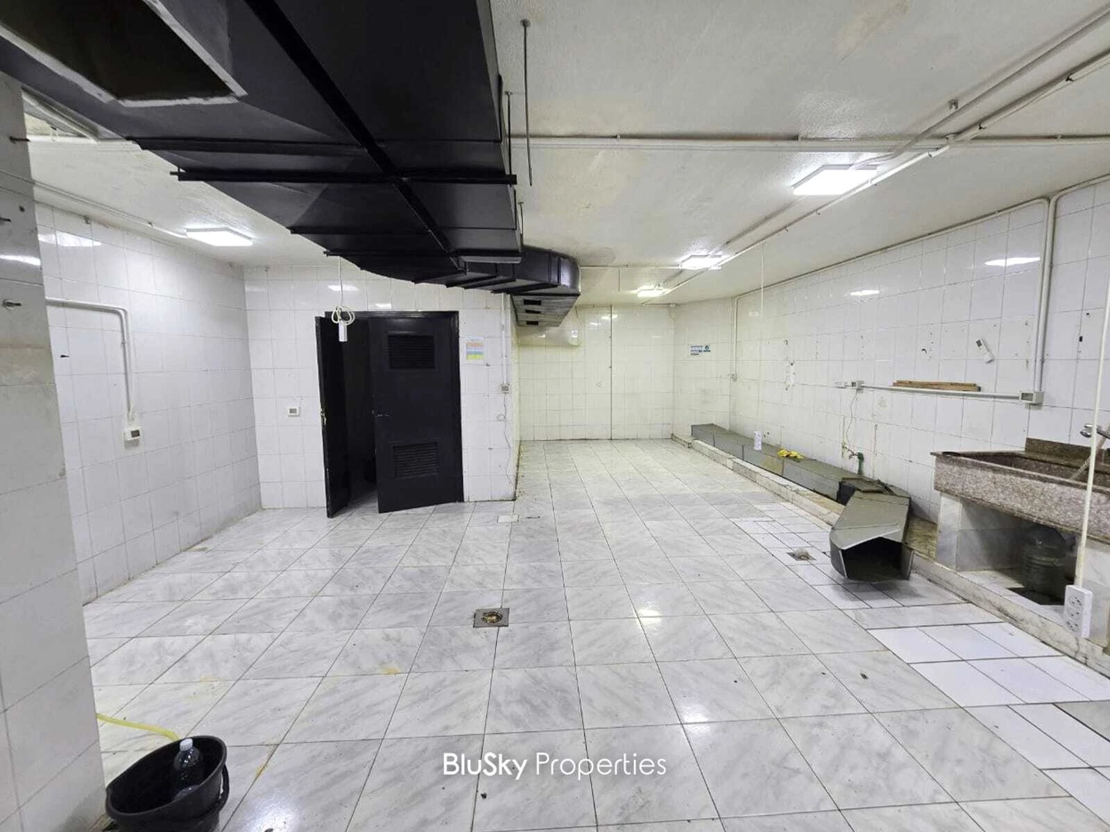 Shop 200m² for Rent in Ain El Remeneh — الصورة 4